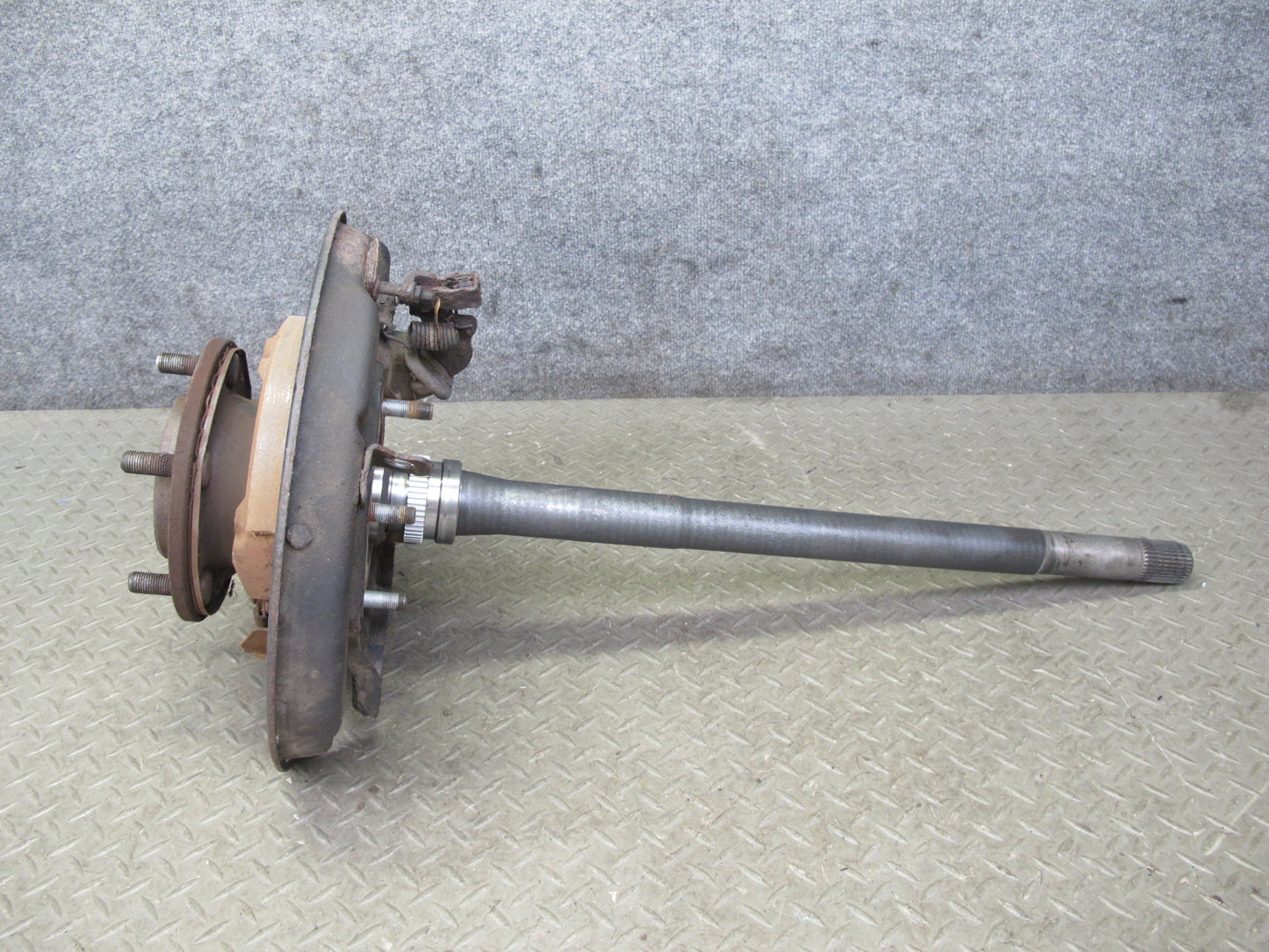 1998-2002 Lexus J100 LX470 Rear Right Passenger Side Spindle Knuckle Wheel Hub