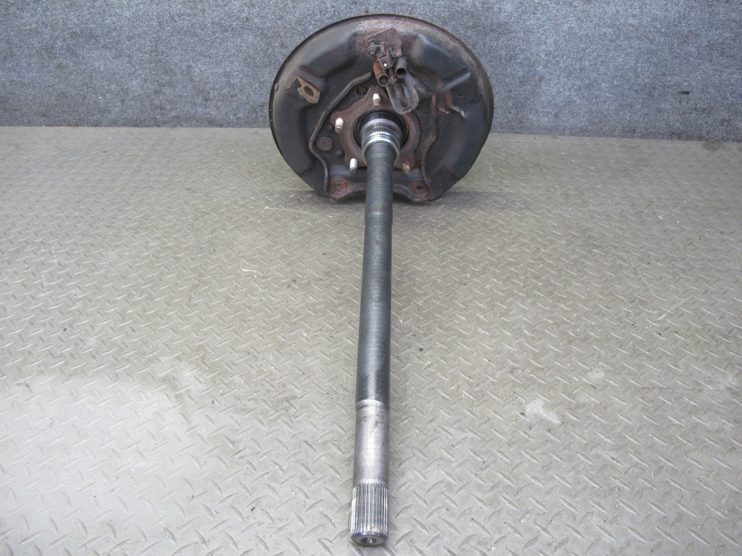 1998-2002 Lexus J100 LX470 Rear Right Passenger Side Spindle Knuckle Wheel Hub