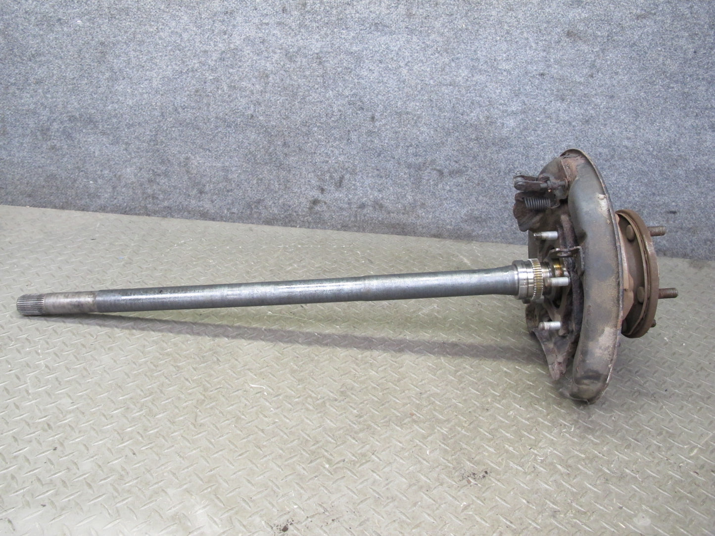1998-2002 Lexus J100 LX470 Rear Left Driver Side Spindle Knuckle Wheel Hub