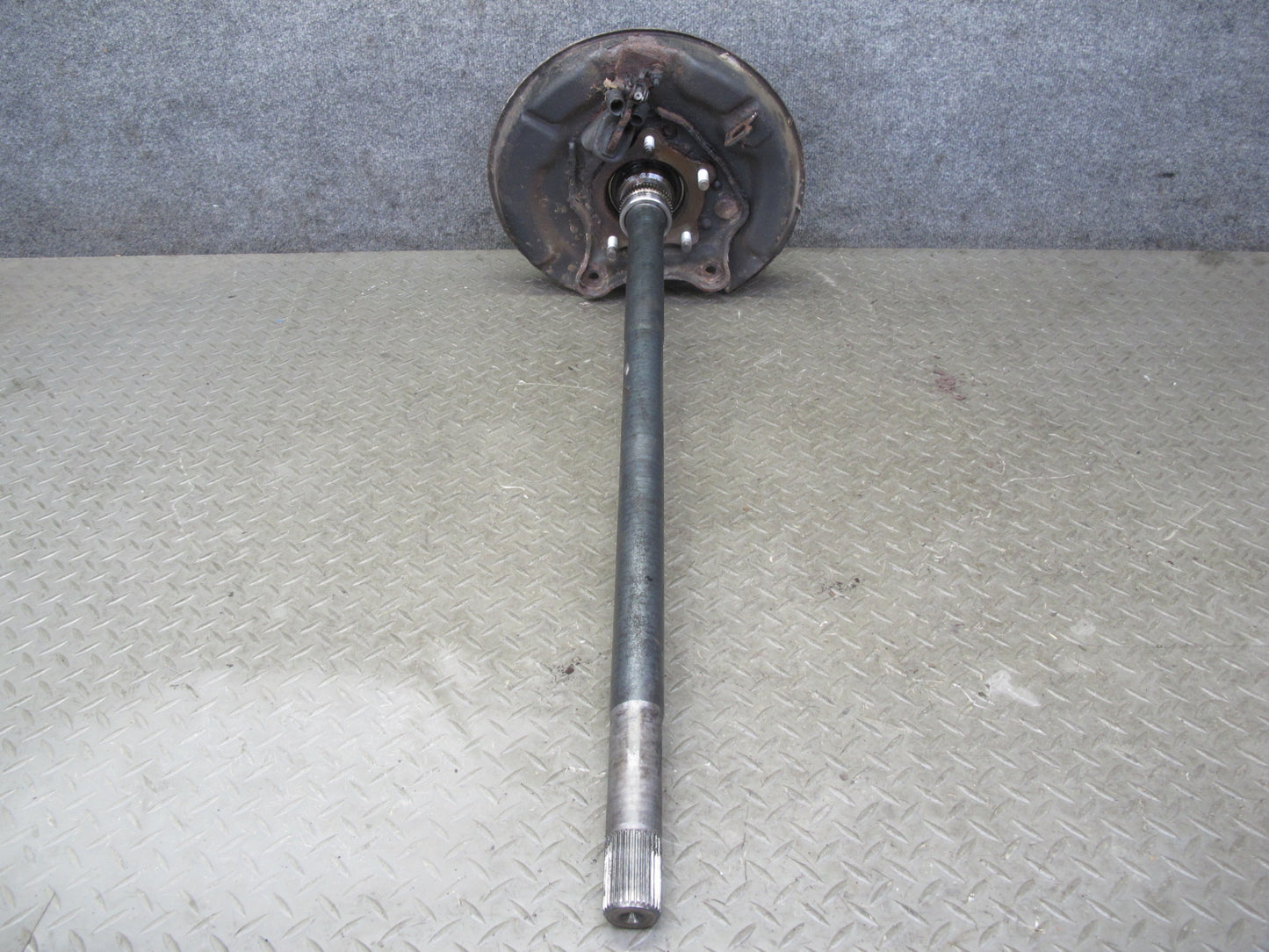 1998-2002 Lexus J100 LX470 Rear Left Driver Side Spindle Knuckle Wheel Hub