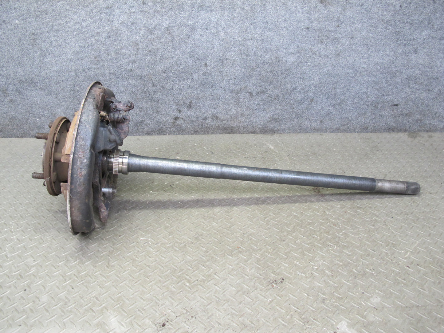 1998-2002 Lexus J100 LX470 Rear Left Driver Side Spindle Knuckle Wheel Hub