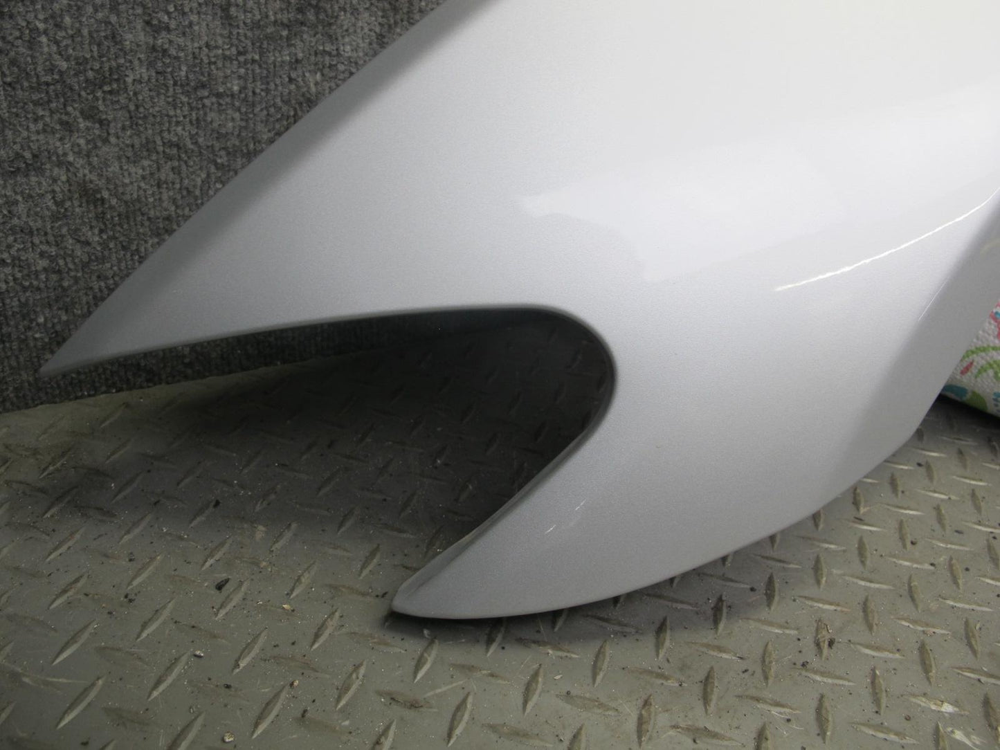 11-16 BMW F10 5-SERIES 550i Front Left Fender Shell Panel Cover Titan Silver OEM