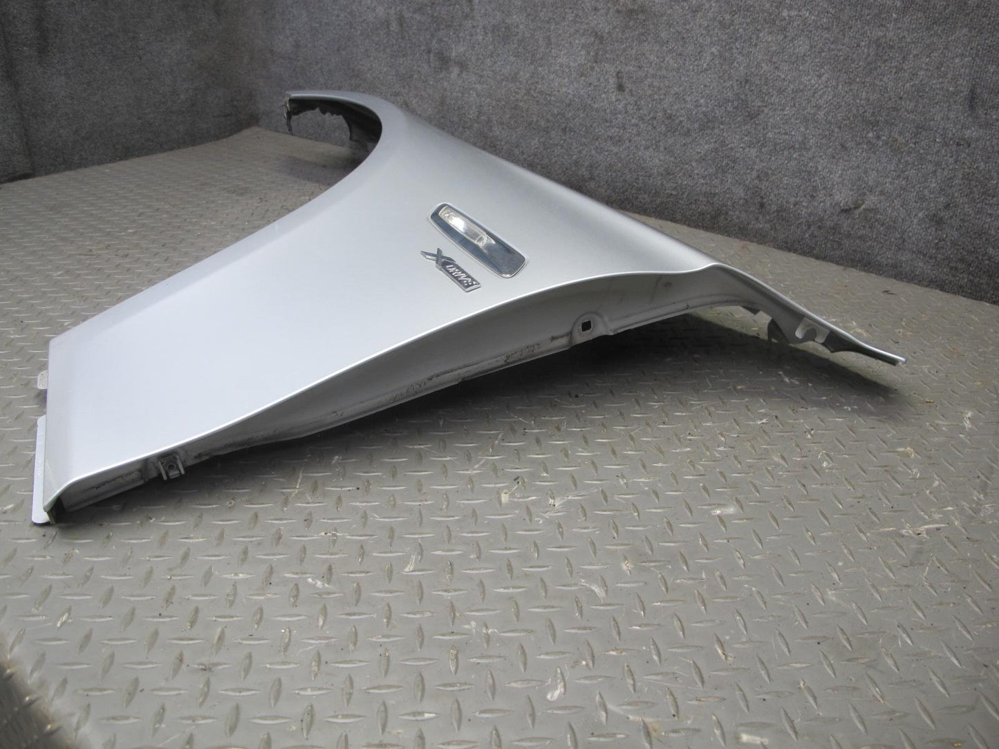 11-16 BMW F10 5-SERIES 550i Front Left Fender Shell Panel Cover Titan Silver OEM