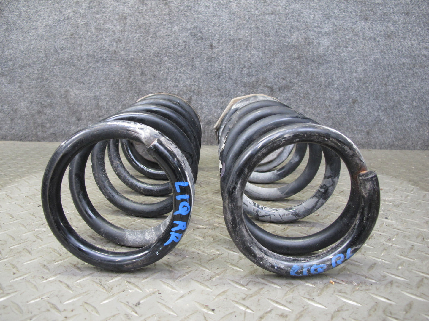 2014-2015 Infiniti QX60 2.5L Hybrid AWD Rear Left & Right Coil Spring Set of 2
