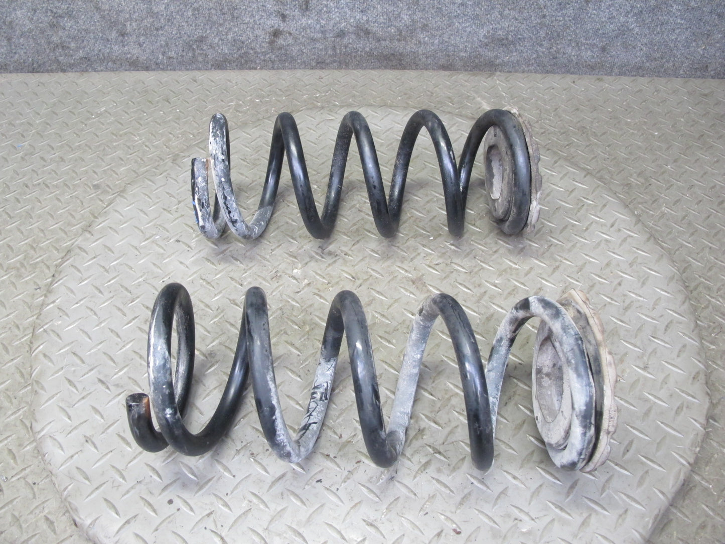 2014-2015 Infiniti QX60 2.5L Hybrid AWD Rear Left & Right Coil Spring Set of 2
