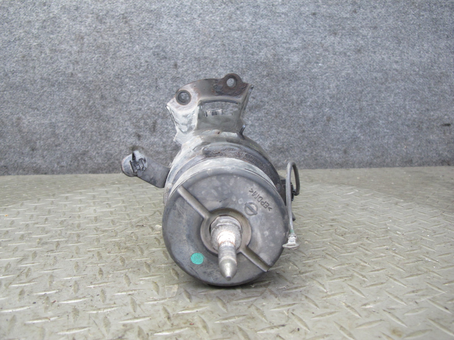 2014-2017 Infiniti QX60 2.5L Hybrid Rear Engine Motor Mount Insulator