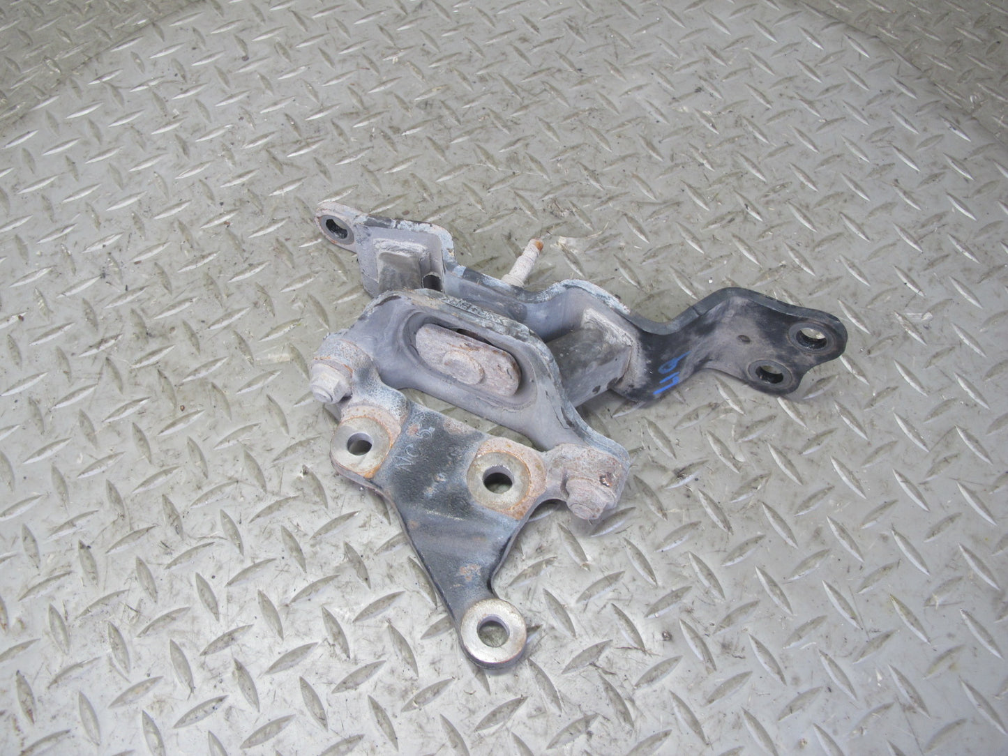 2014-2017 Infiniti QX60 2.5L Hybrid Engine Left Motor Mount 11220 3JV0A