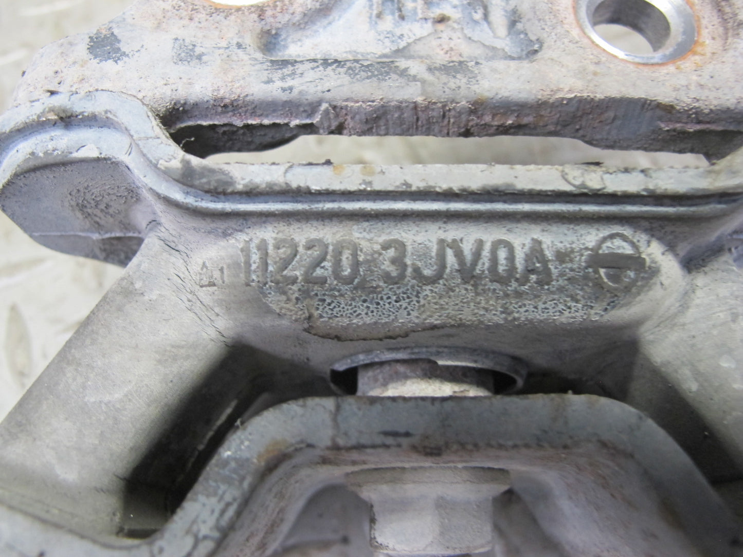 2014-2017 Infiniti QX60 2.5L Hybrid Engine Left Motor Mount 11220 3JV0A