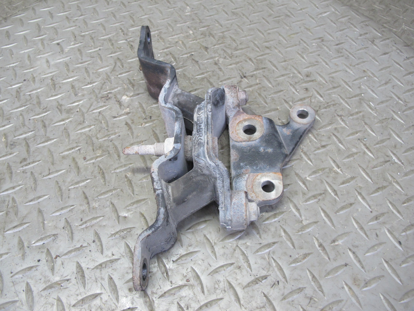 2014-2017 Infiniti QX60 2.5L Hybrid Engine Left Motor Mount 11220 3JV0A