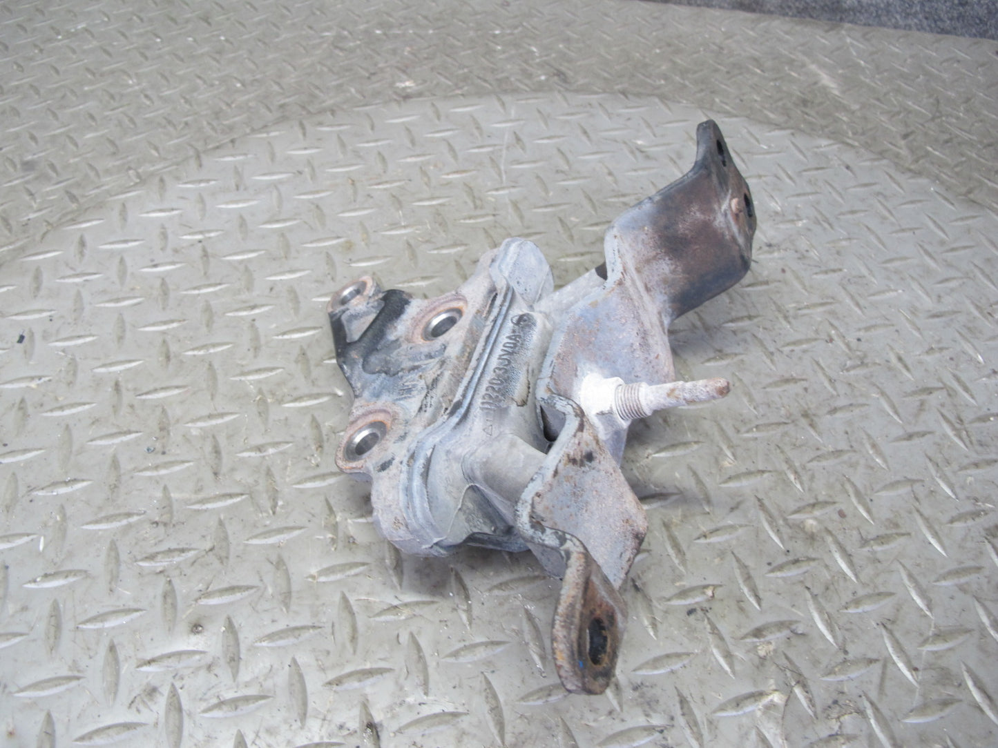 2014-2017 Infiniti QX60 2.5L Hybrid Engine Left Motor Mount 11220 3JV0A