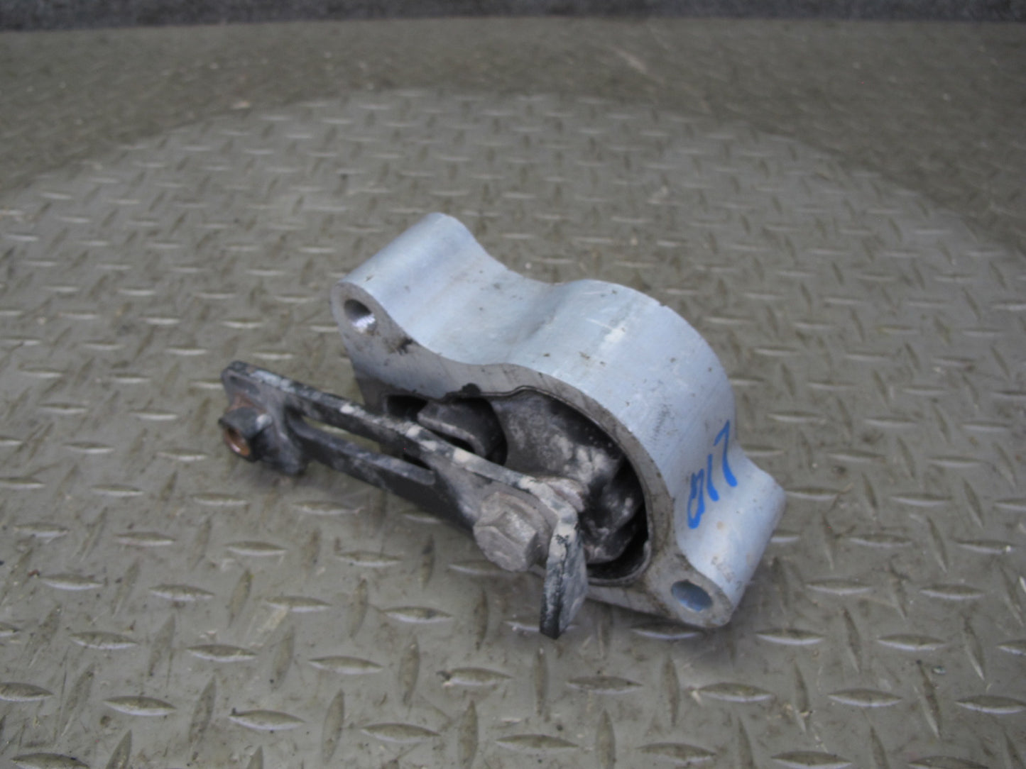 2014-2017 Infiniti QX60 2.5L Hybrid Rear Engine Motor Mount Bracket
