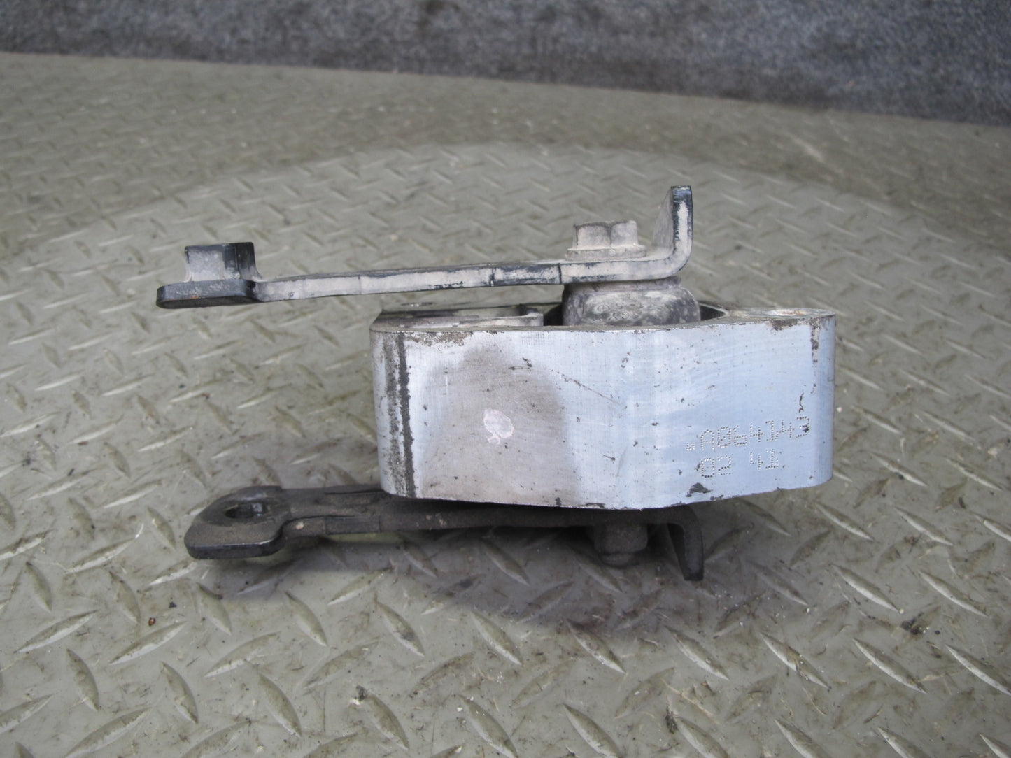 2014-2017 Infiniti QX60 2.5L Hybrid Rear Engine Motor Mount Bracket