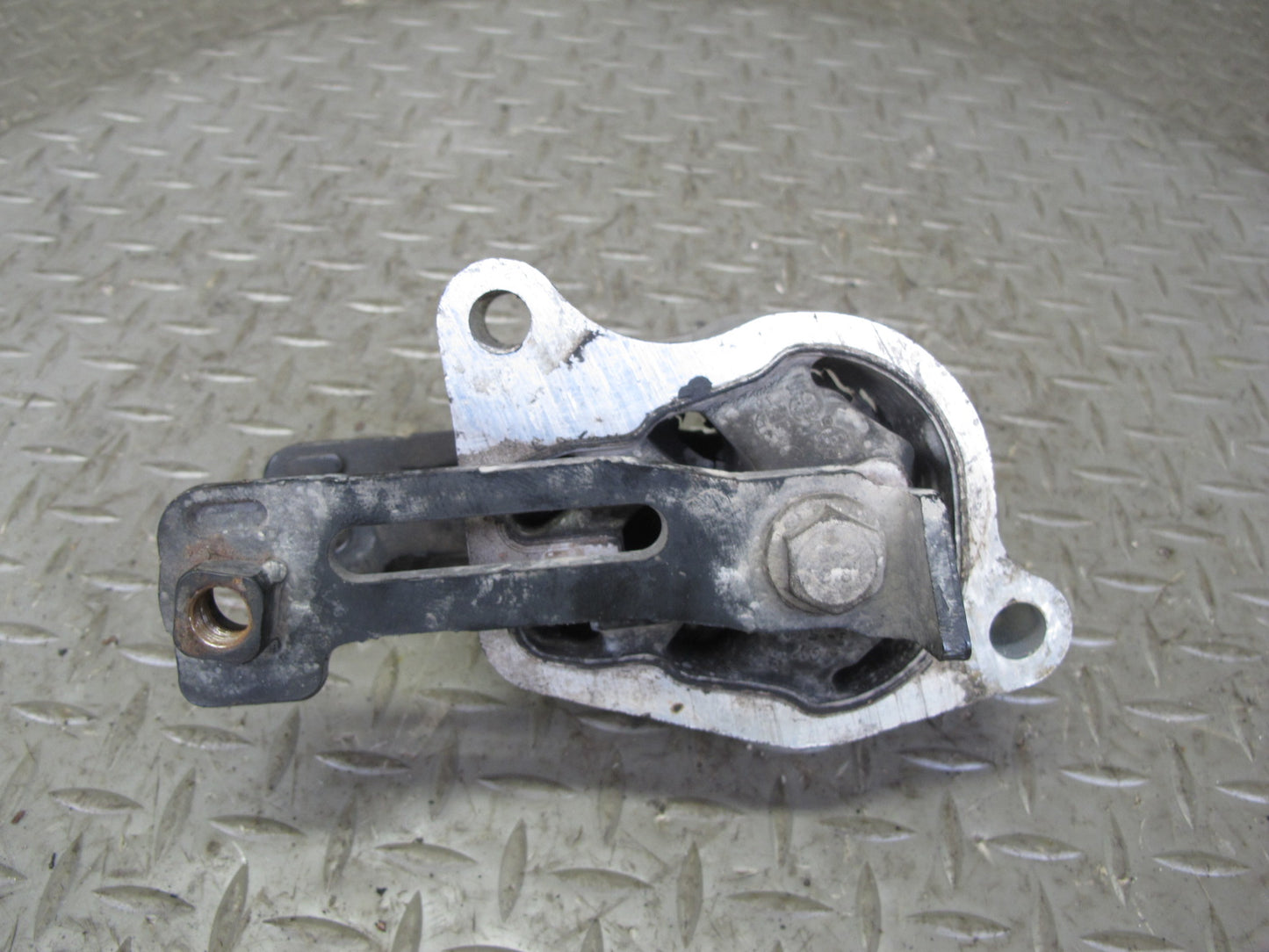 2014-2017 Infiniti QX60 2.5L Hybrid Rear Engine Motor Mount Bracket