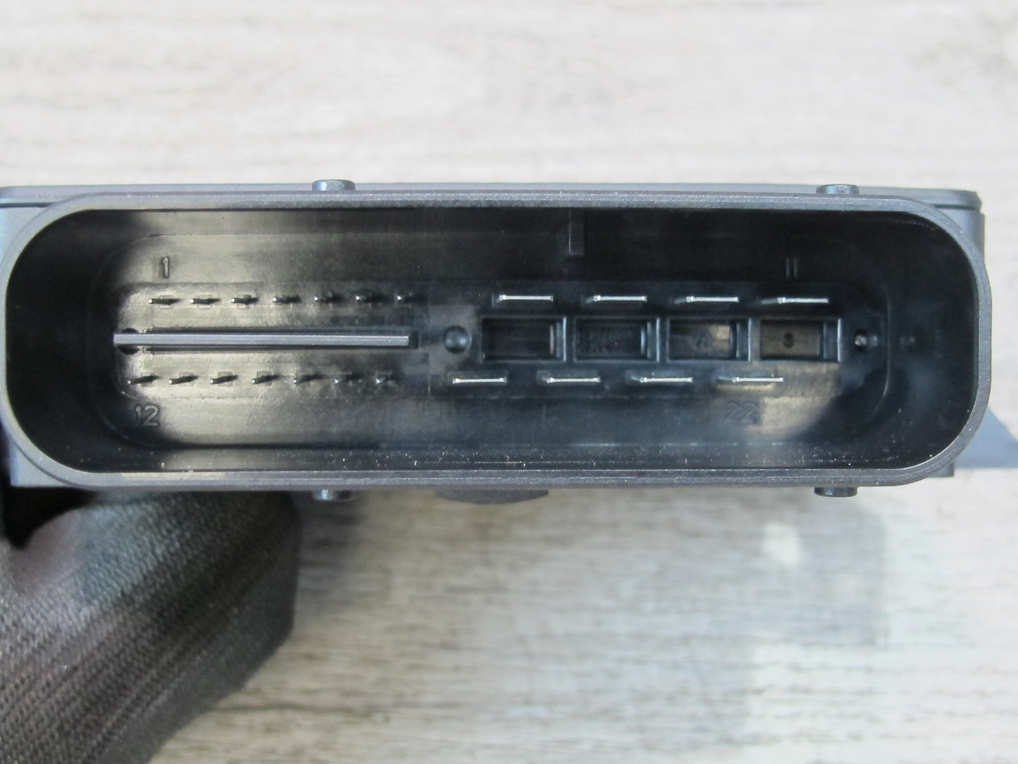 11-13 BMW F10 5-SERIES 550i EMF Parking Brake Control Module Unit 6854856 OEM