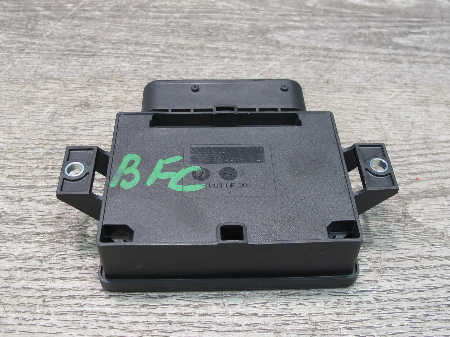 11-13 BMW F10 5-SERIES 550i EMF Parking Brake Control Module Unit 6854856 OEM