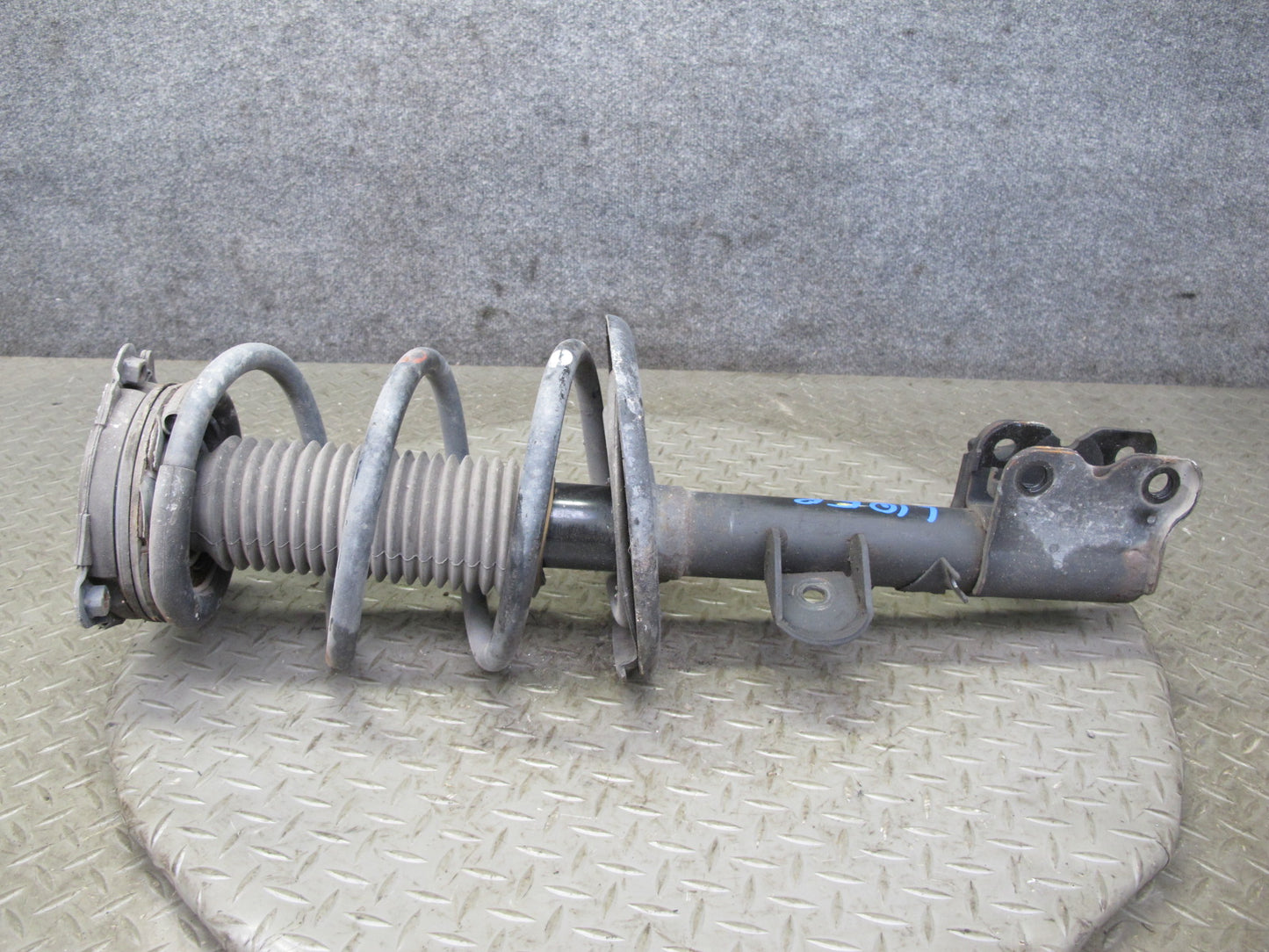 14-15 Infiniti QX60 2.5L Hybrid AWD Front Right Strut Shock Absorber 54302-3JV0B