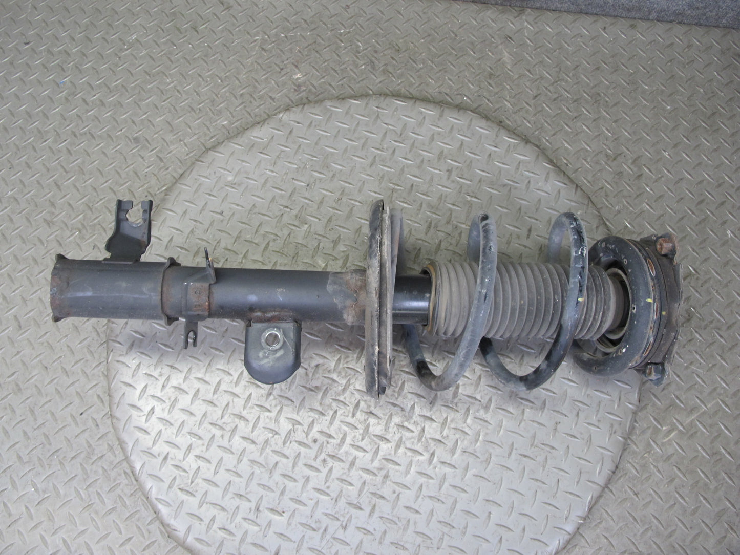 14-15 Infiniti QX60 2.5L Hybrid AWD Front Right Strut Shock Absorber 54302-3JV0B