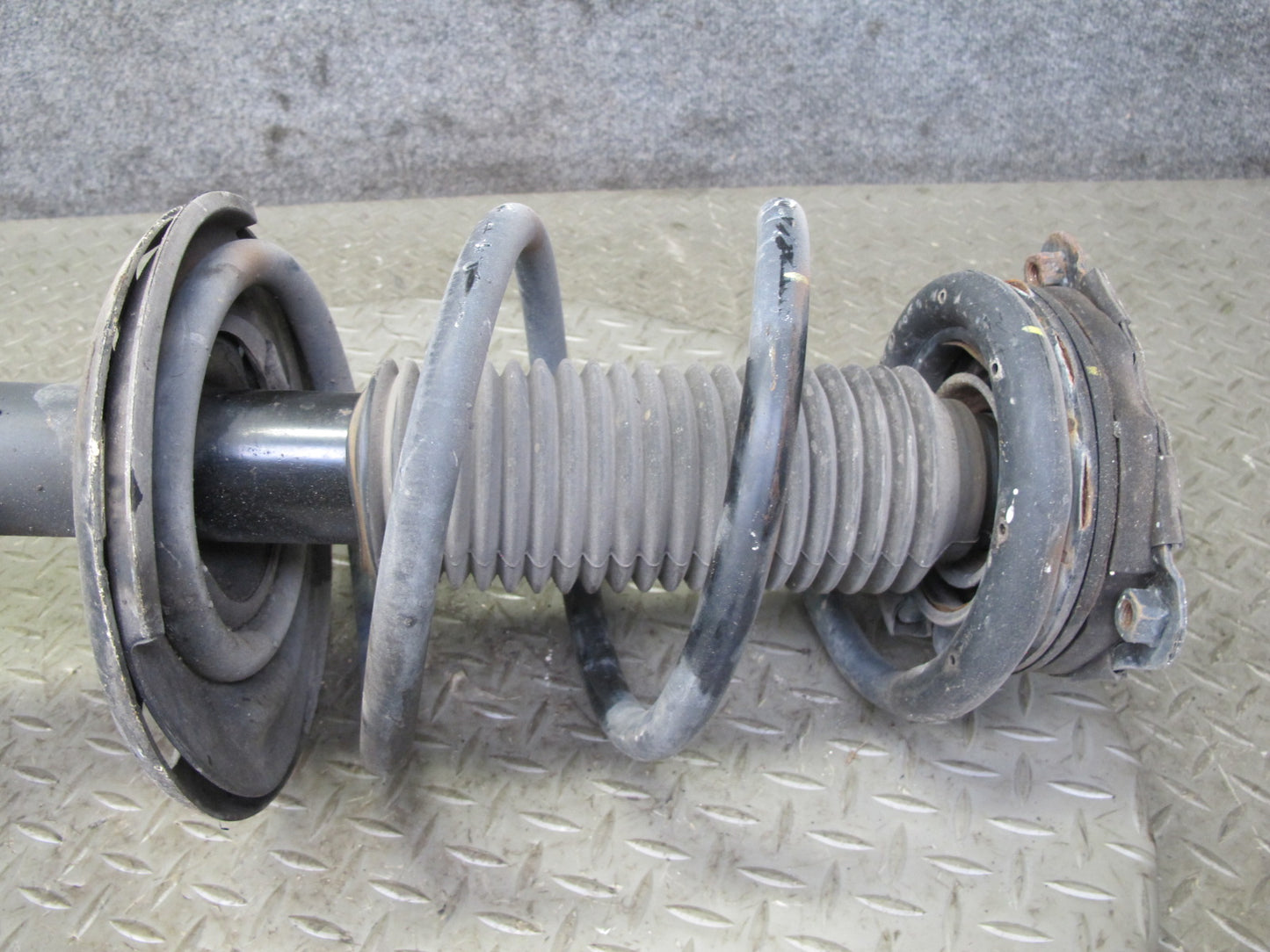 14-15 Infiniti QX60 2.5L Hybrid AWD Front Right Strut Shock Absorber 54302-3JV0B