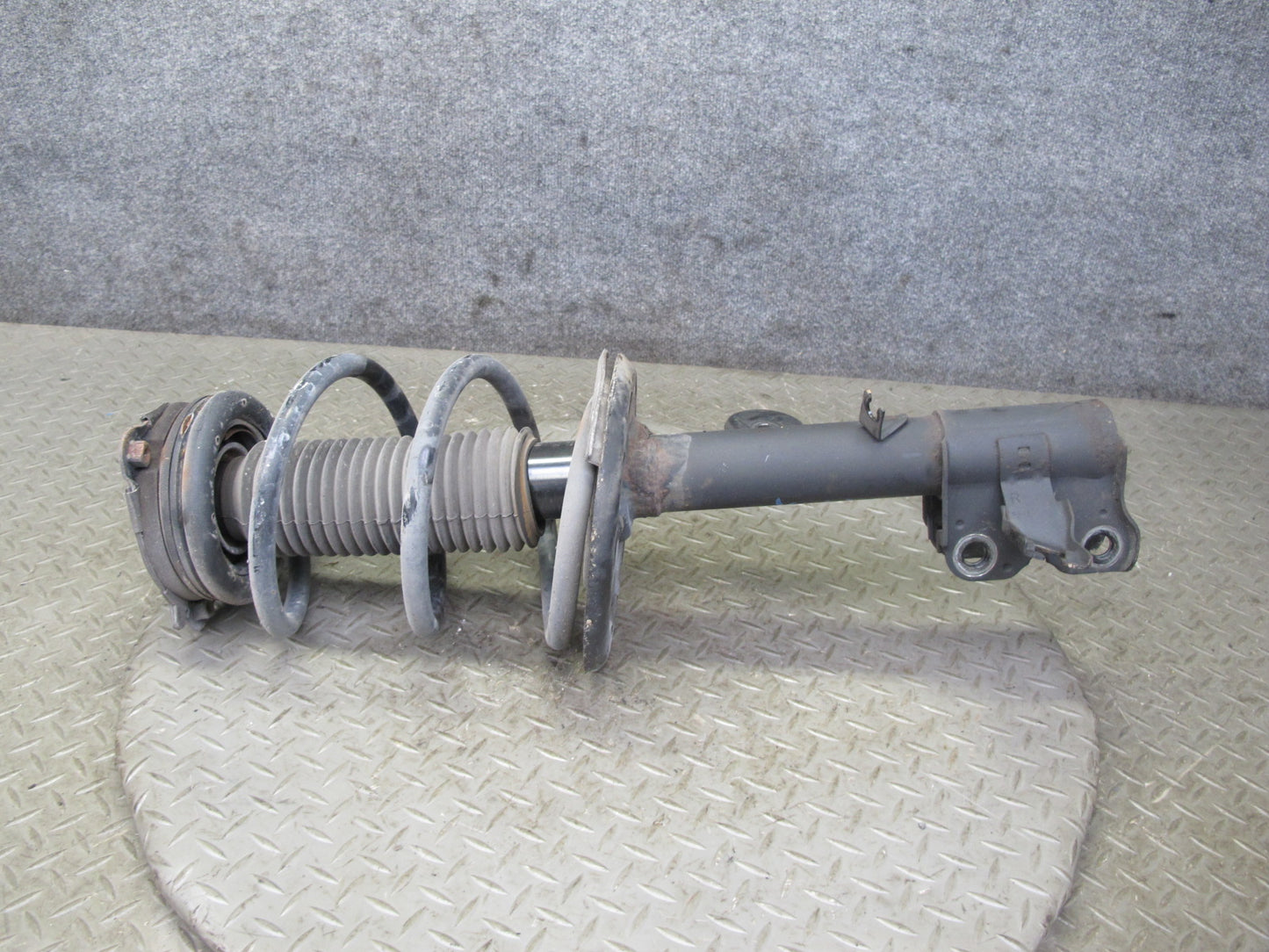 14-15 Infiniti QX60 2.5L Hybrid AWD Front Right Strut Shock Absorber 54302-3JV0B