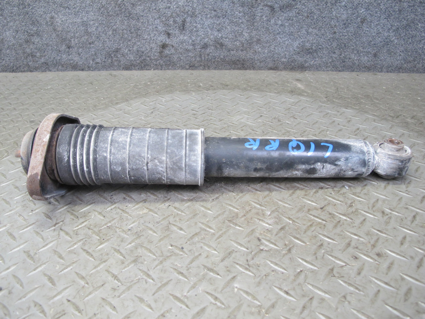 14-17 Infiniti QX60 2.5L Hybrid AWD Rear Left & Right Strut Shock Absorber Set