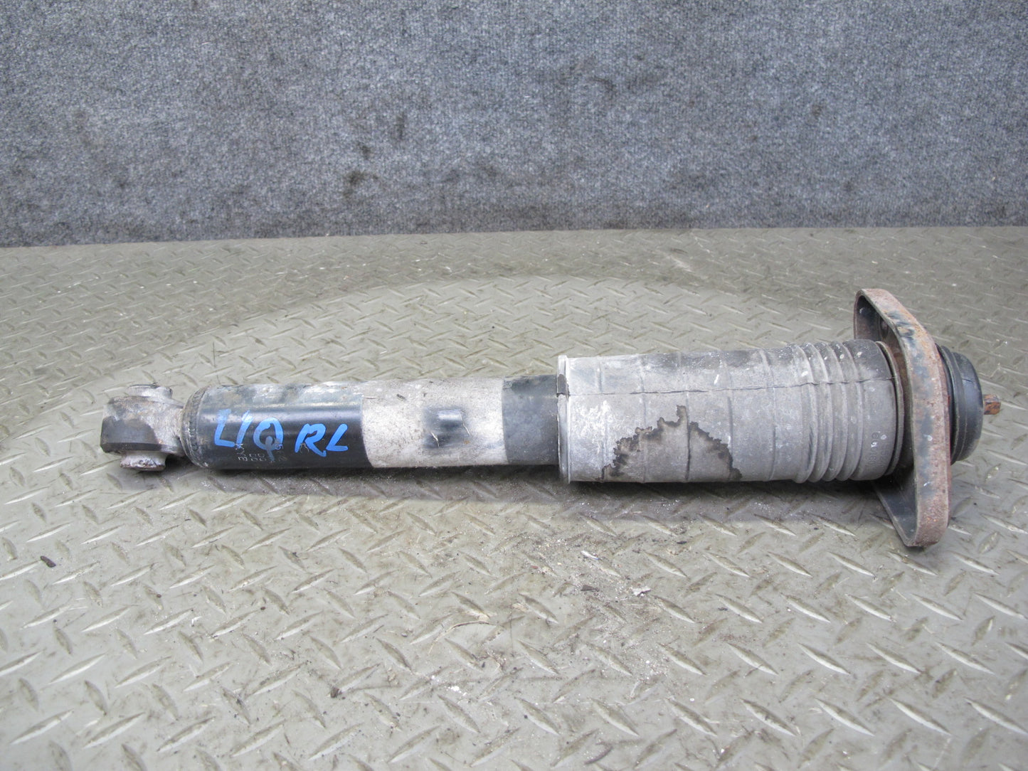14-17 Infiniti QX60 2.5L Hybrid AWD Rear Left & Right Strut Shock Absorber Set
