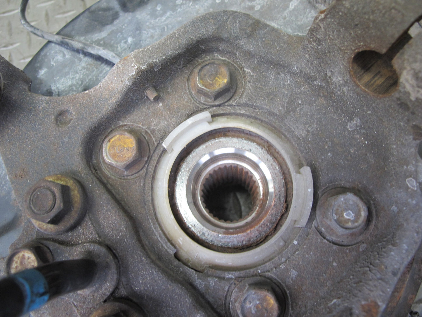 2013-2020 Infiniti JX35 QX60 AWD Rear Left Spindle Knuckle Wheel Hub Bearing