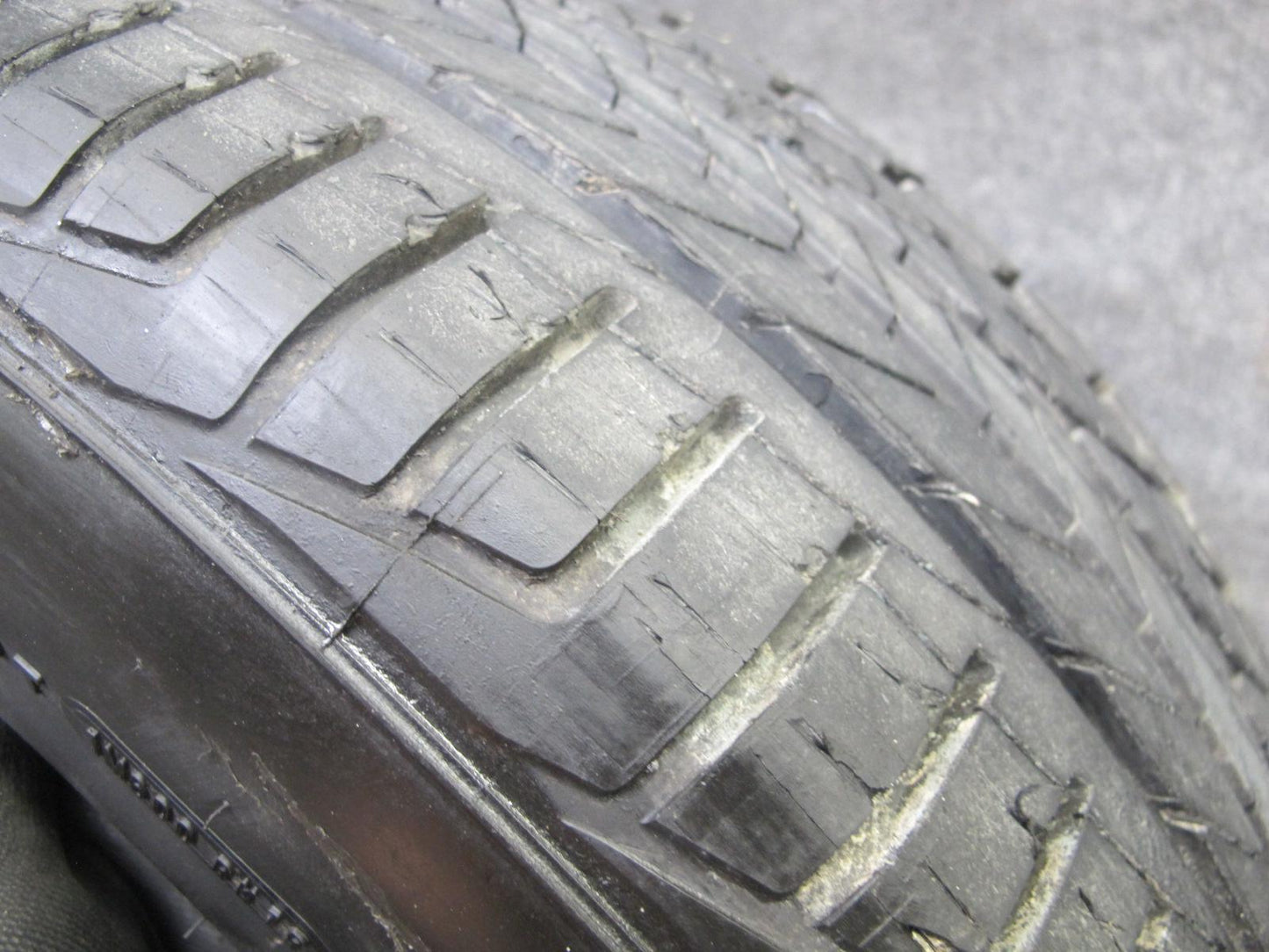 Set of 2 Dunlop Conquest Sport A/S Tire 225/55 R17 97V 4522 10/32 Tread