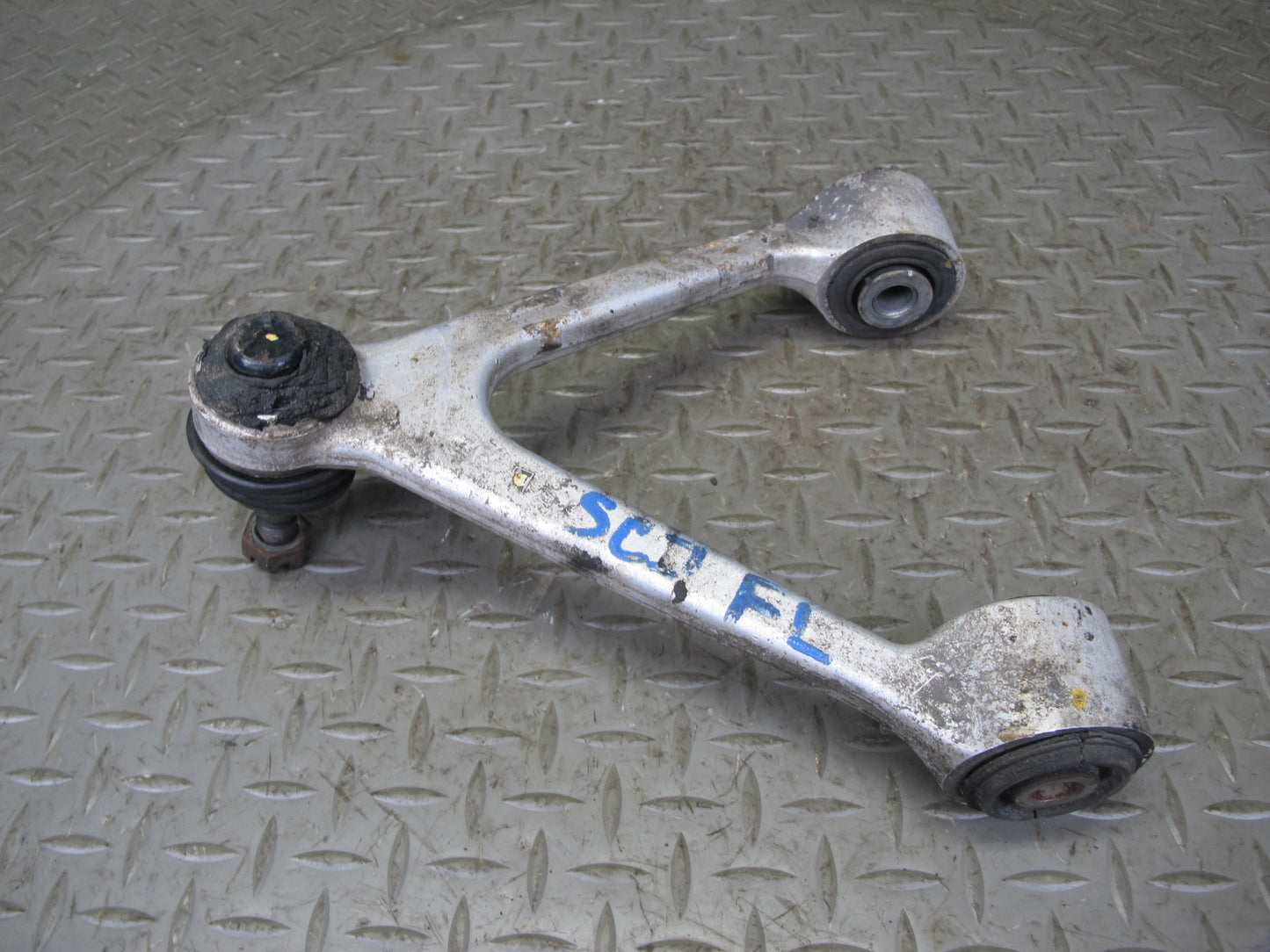 92-00 Lexus JZZ31L SC400 SC300 Set of 2 Front Left & Right Upper Control Arm OEM