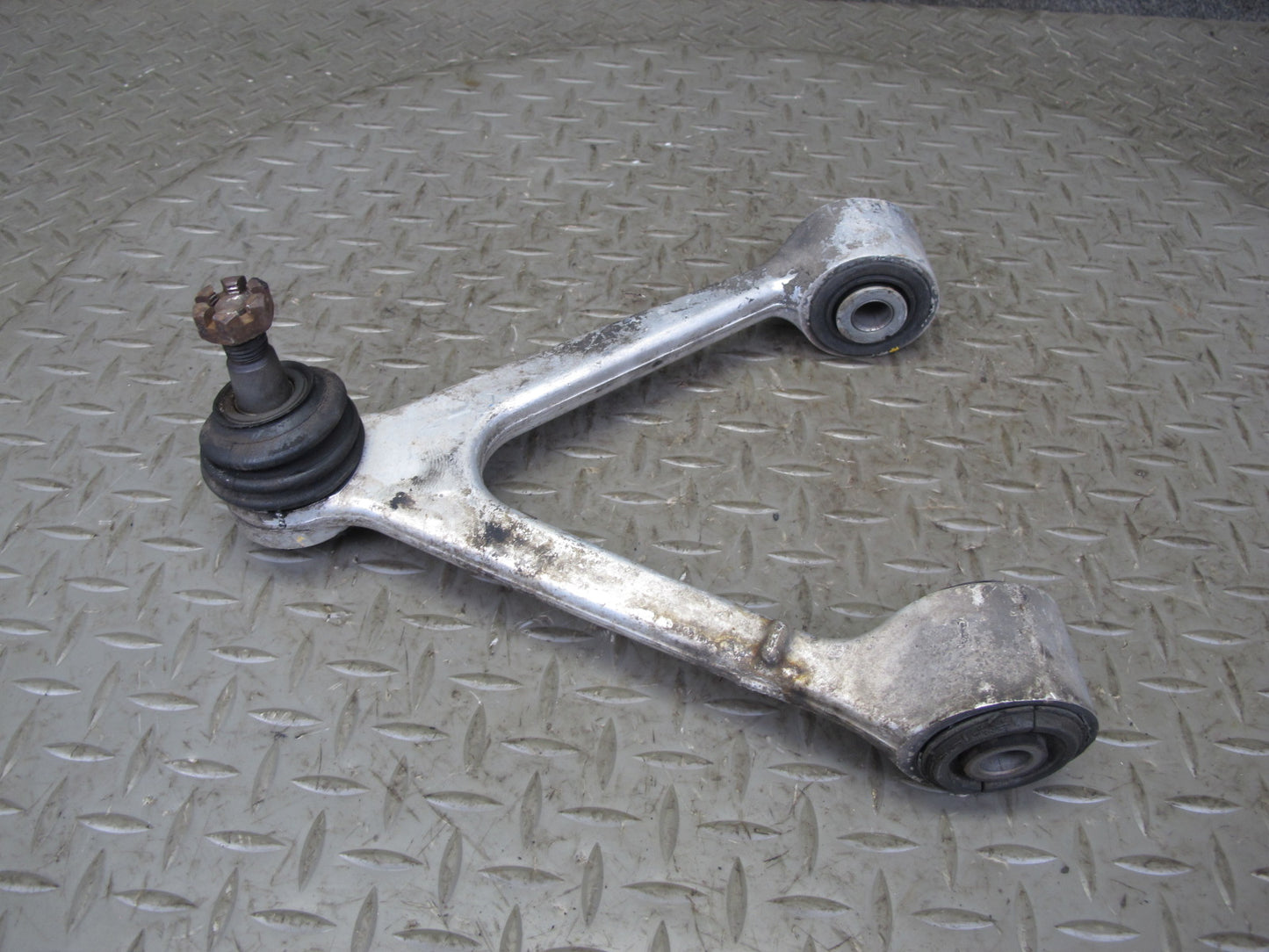 92-00 Lexus JZZ31L SC400 SC300 Set of 2 Front Left & Right Upper Control Arm OEM