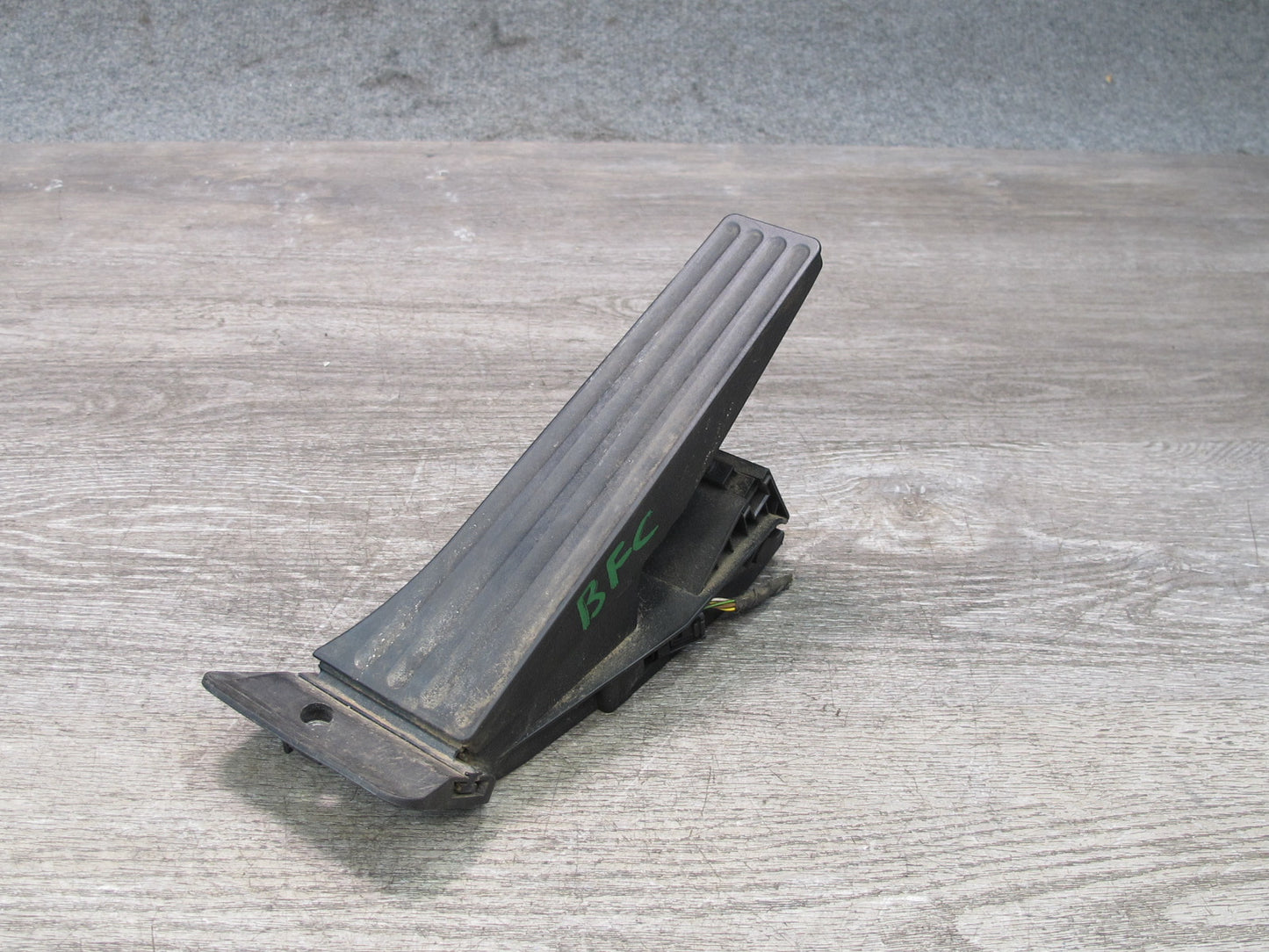 11-13 BMW E90 E60 E70 F10 F12 550i Gas Acceleration Pedal 6852644 OEM