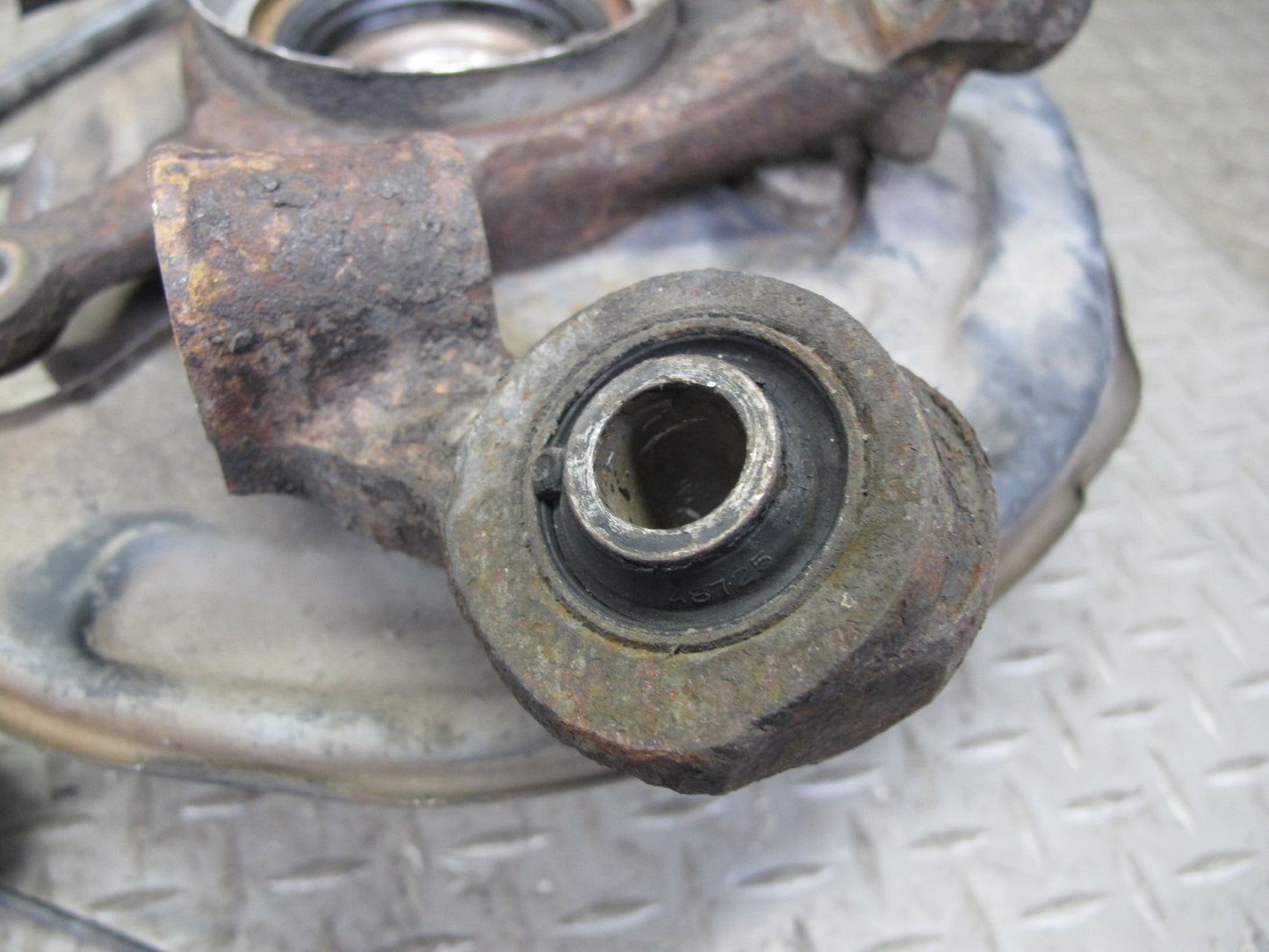 92-00 Lexus JZZ31L SC400 SC300 RWD Rear Left Spindle Knuckle Wheel Hub OEM