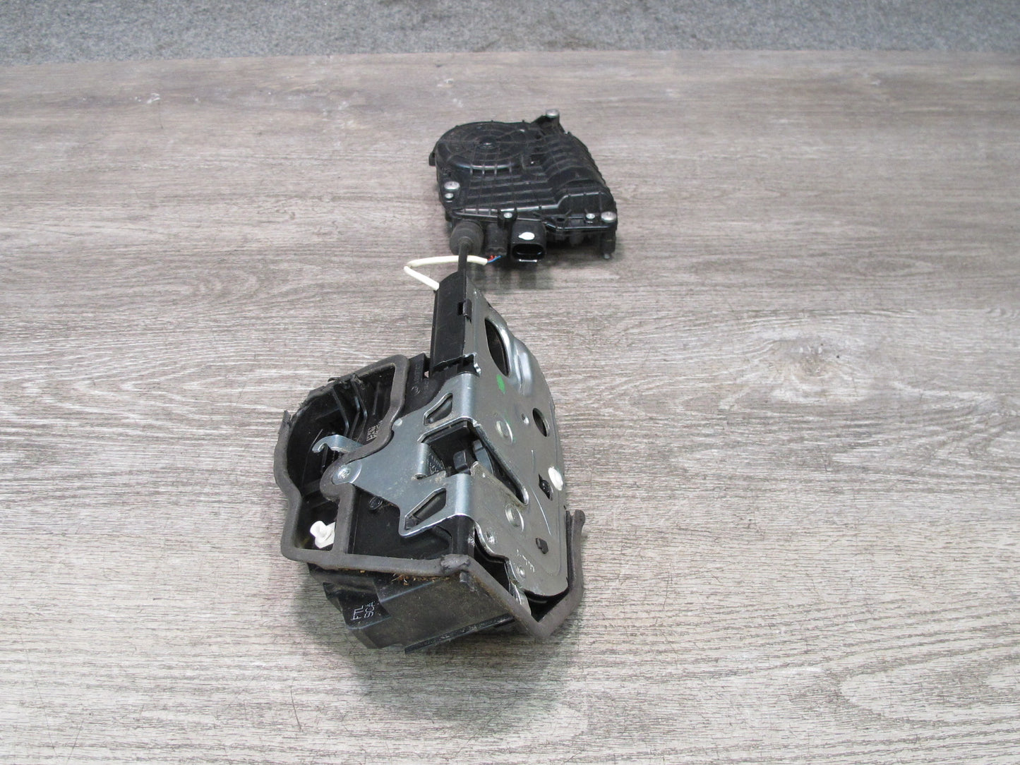 11-16 BMW F01 F10 550i Front Left Door Lock Latch Actuator w Soft Close OEM