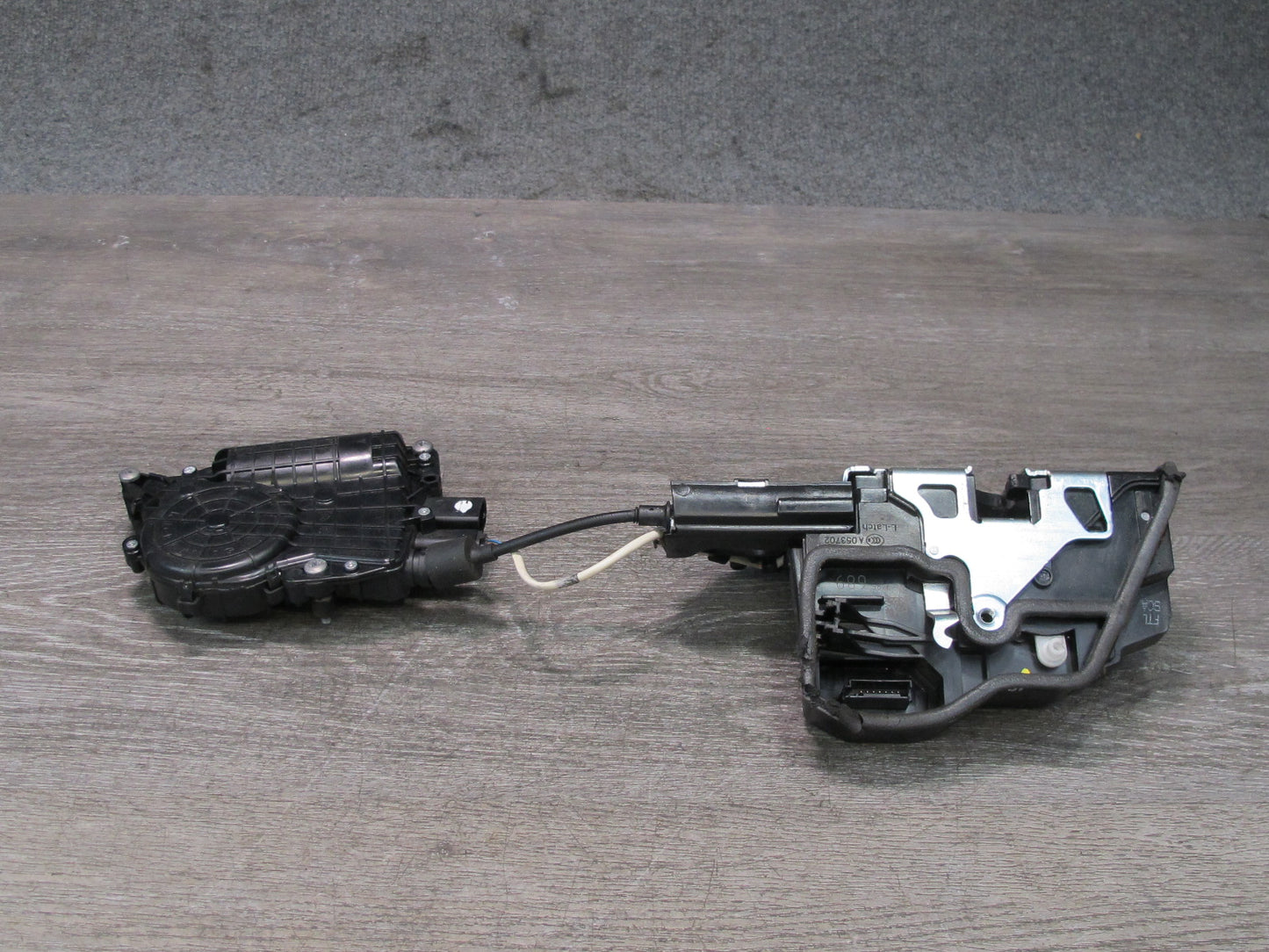 11-16 BMW F01 F10 550i Front Left Door Lock Latch Actuator w Soft Close OEM