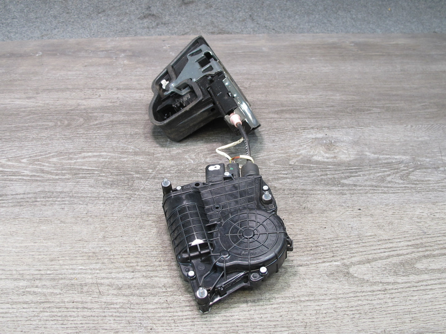 11-16 BMW F10 5-SERIES 550i Rear Right Door Lock Latch Actuator w Soft Close OEM