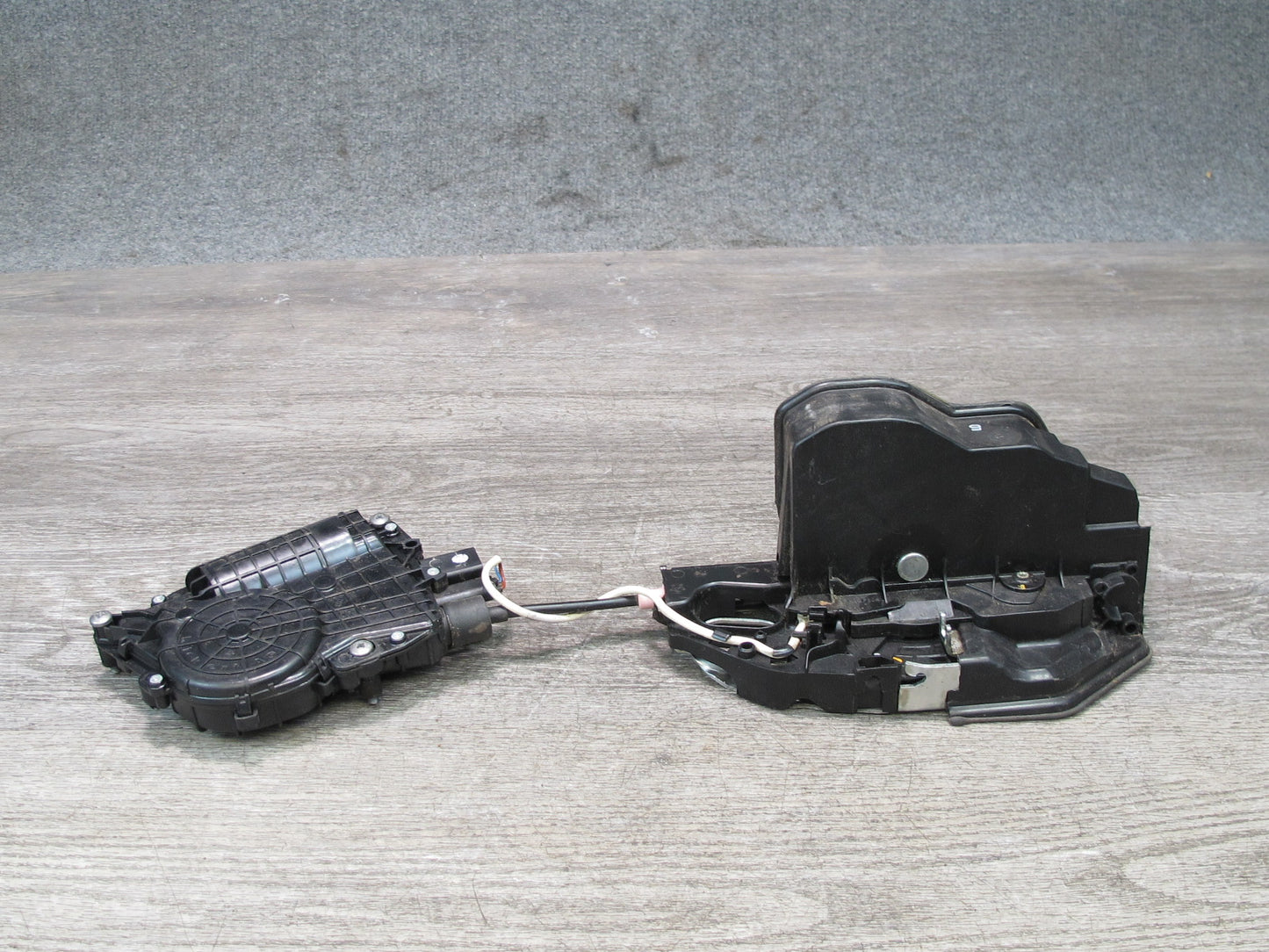 11-16 BMW F10 5-SERIES 550i Rear Left Door Lock Latch Actuator w Soft Close OEM