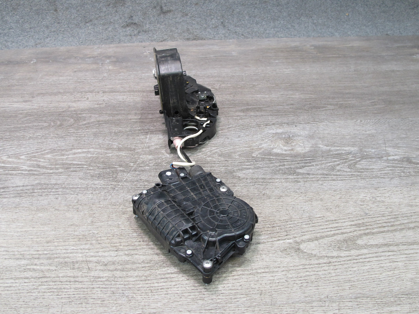 11-16 BMW F10 5-SERIES 550i Rear Left Door Lock Latch Actuator w Soft Close OEM