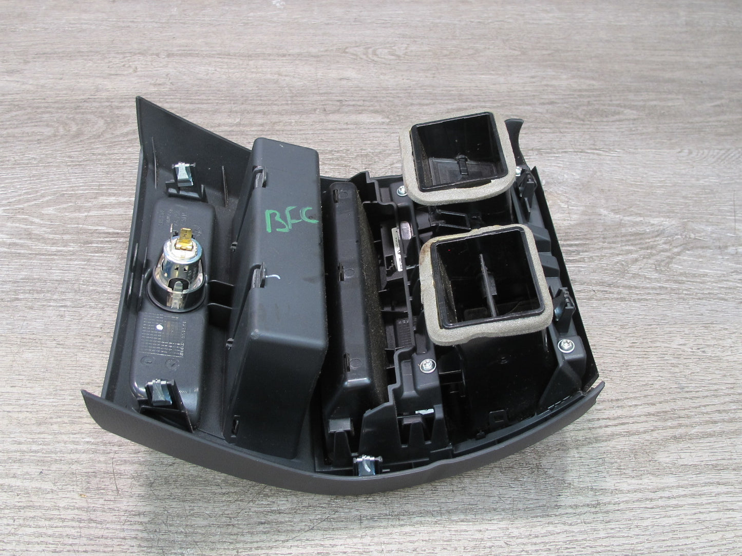 11-16 BMW F10 5-SERIES 550i Rear Center Console Air Vent Trim Panel Storage OEM