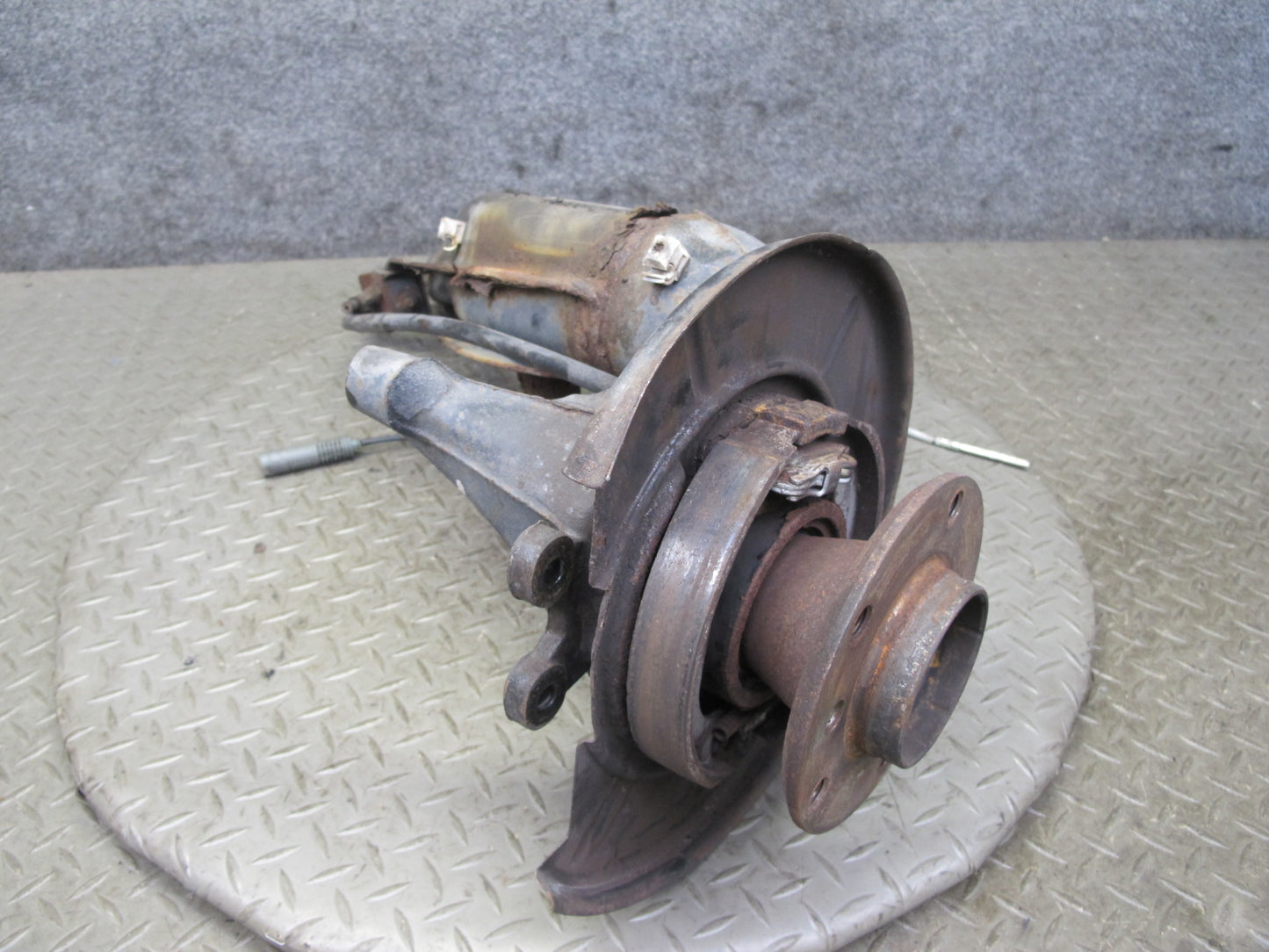 97-02 BMW E36/7 Z3 Rear Left Spindle Knuckle Wheel Hub Trailing Arm 94K OEM