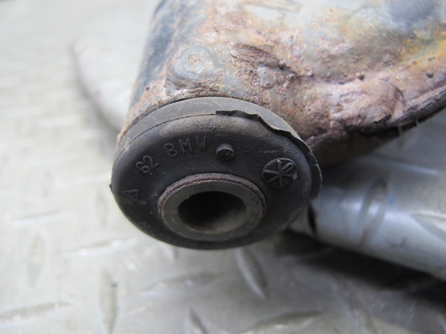 97-02 BMW E36/7 Z3 Rear Left Spindle Knuckle Wheel Hub Trailing Arm 94K OEM