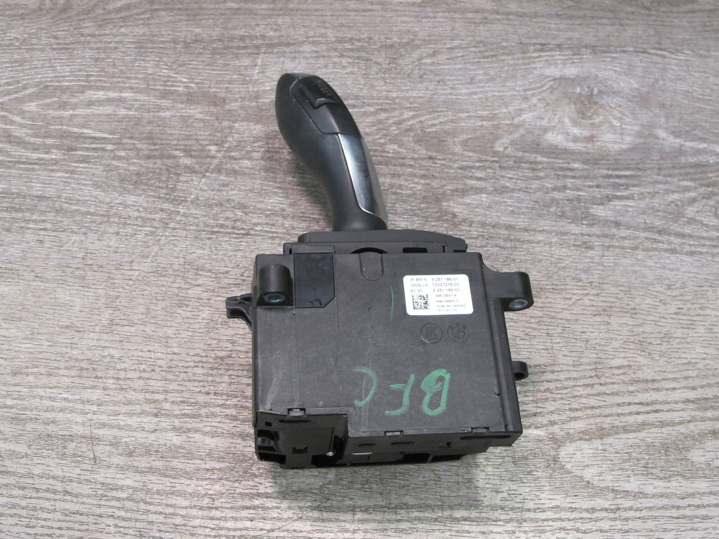 11-13 BMW F01 F25 F26 F10 550i A/T Automatic Transmission Shifter 9251186 OEM