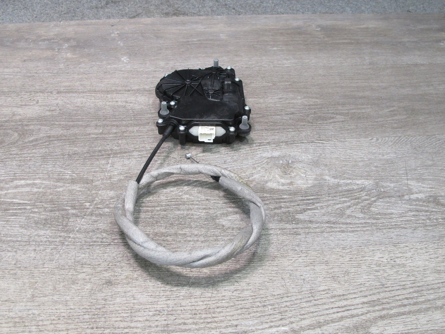 11-13 BMW F10 5-SERIES 550i Rear Trunk Lid Power Lock Drive Motor 7273752 OEM