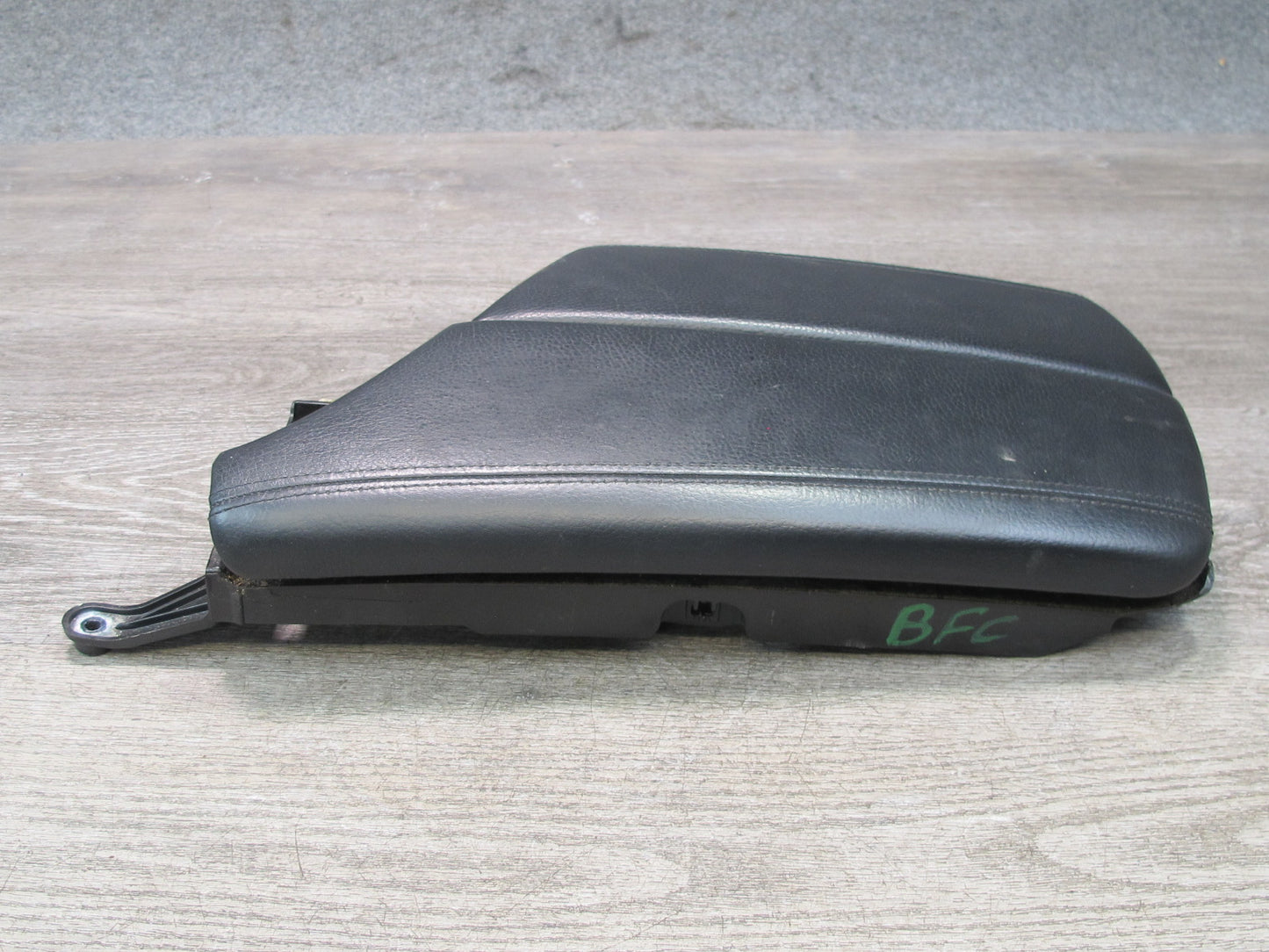 11-16 BMW F10 5-SERIES 550i Center Console Armrest Lid Cover Leather Black OEM