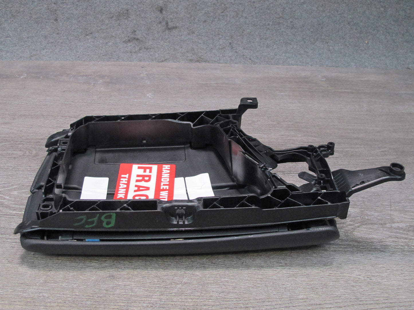 11-16 BMW F10 5-SERIES 550i Center Console Armrest Lid Cover Leather Black OEM