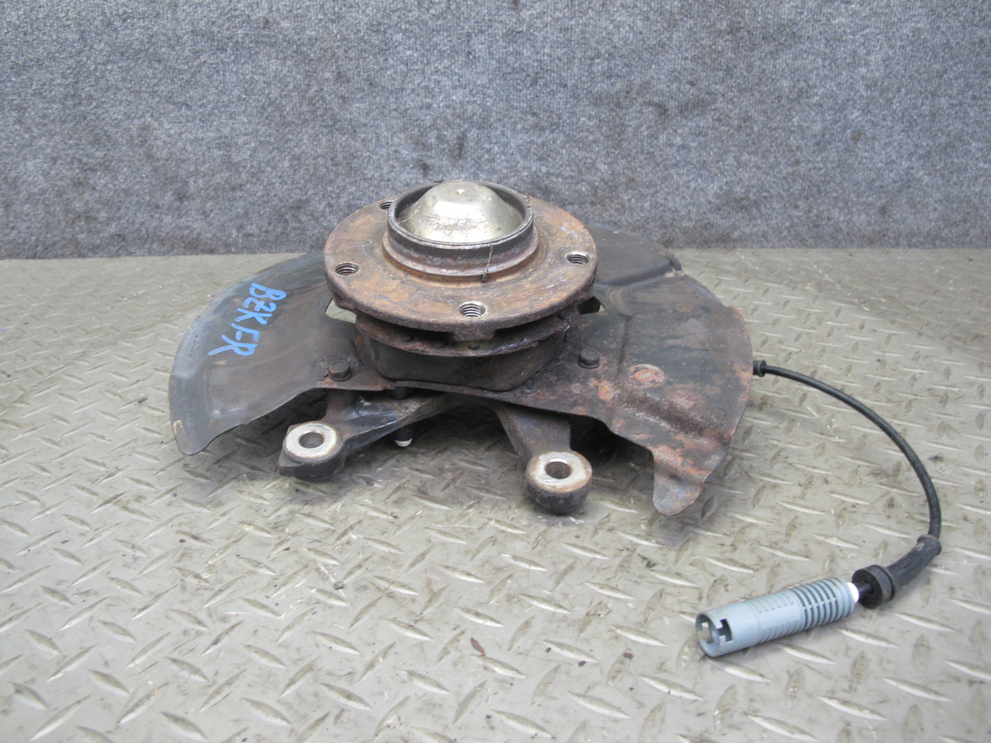 01-02 BMW E36/7 Z3 3.0L M54 Roadster Front Right Spindle Knuckle Wheel Hub OEM