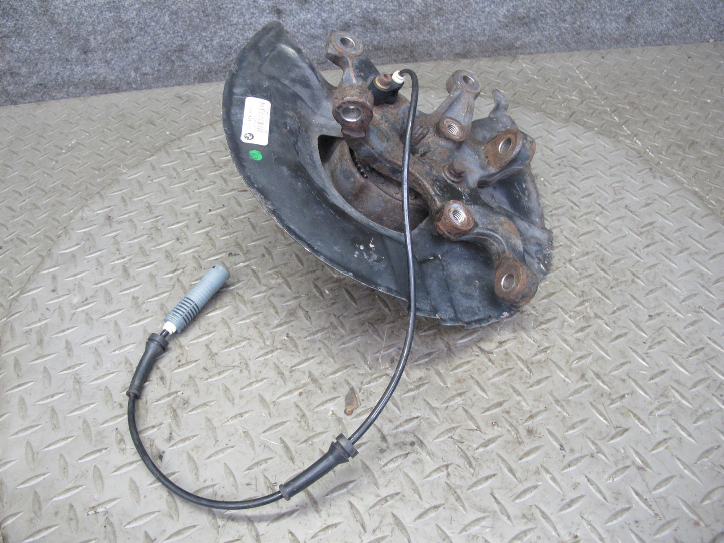 01-02 BMW E36/7 Z3 3.0L M54 Roadster Front Right Spindle Knuckle Wheel Hub OEM