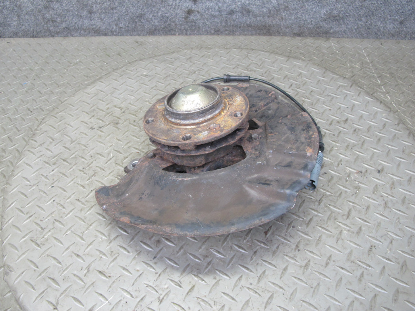 01-02 BMW E36/7 Z3 3.0L M54 Roadster Front Left Spindle Knuckle Wheel Hub OEM