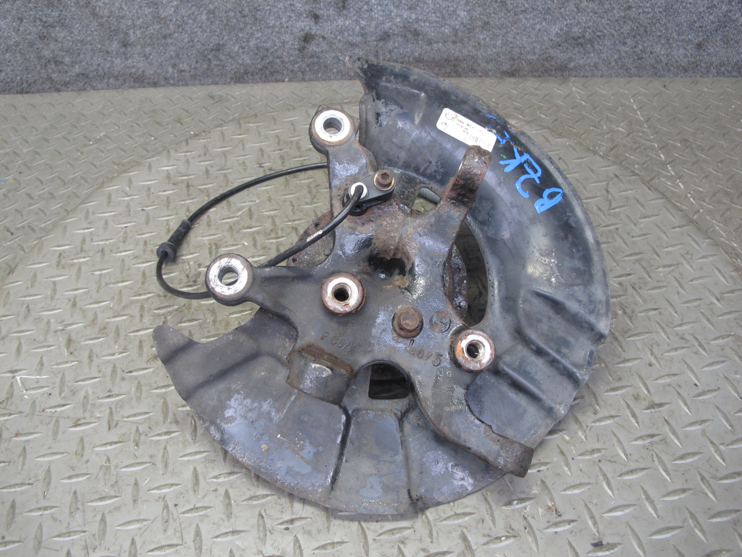 01-02 BMW E36/7 Z3 3.0L M54 Roadster Front Left Spindle Knuckle Wheel Hub OEM
