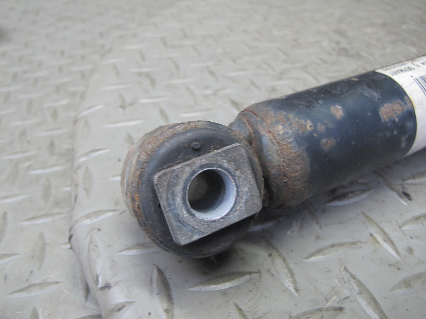 01-02 BMW E36/7 Z3 M54 Roadster Set of 2 Rear Strut Shock Absorber 94K OEM