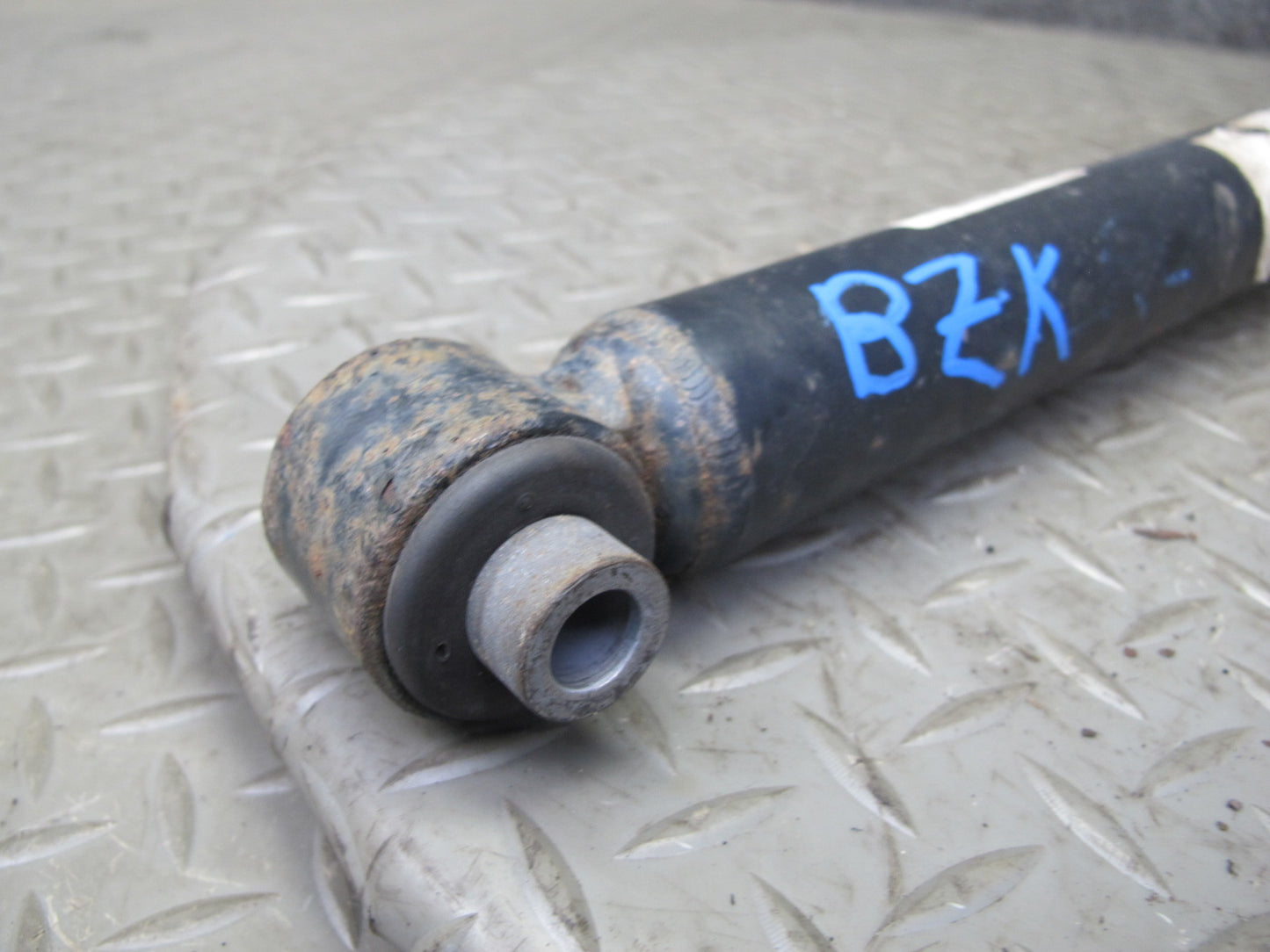 01-02 BMW E36/7 Z3 M54 Roadster Set of 2 Rear Strut Shock Absorber 94K OEM