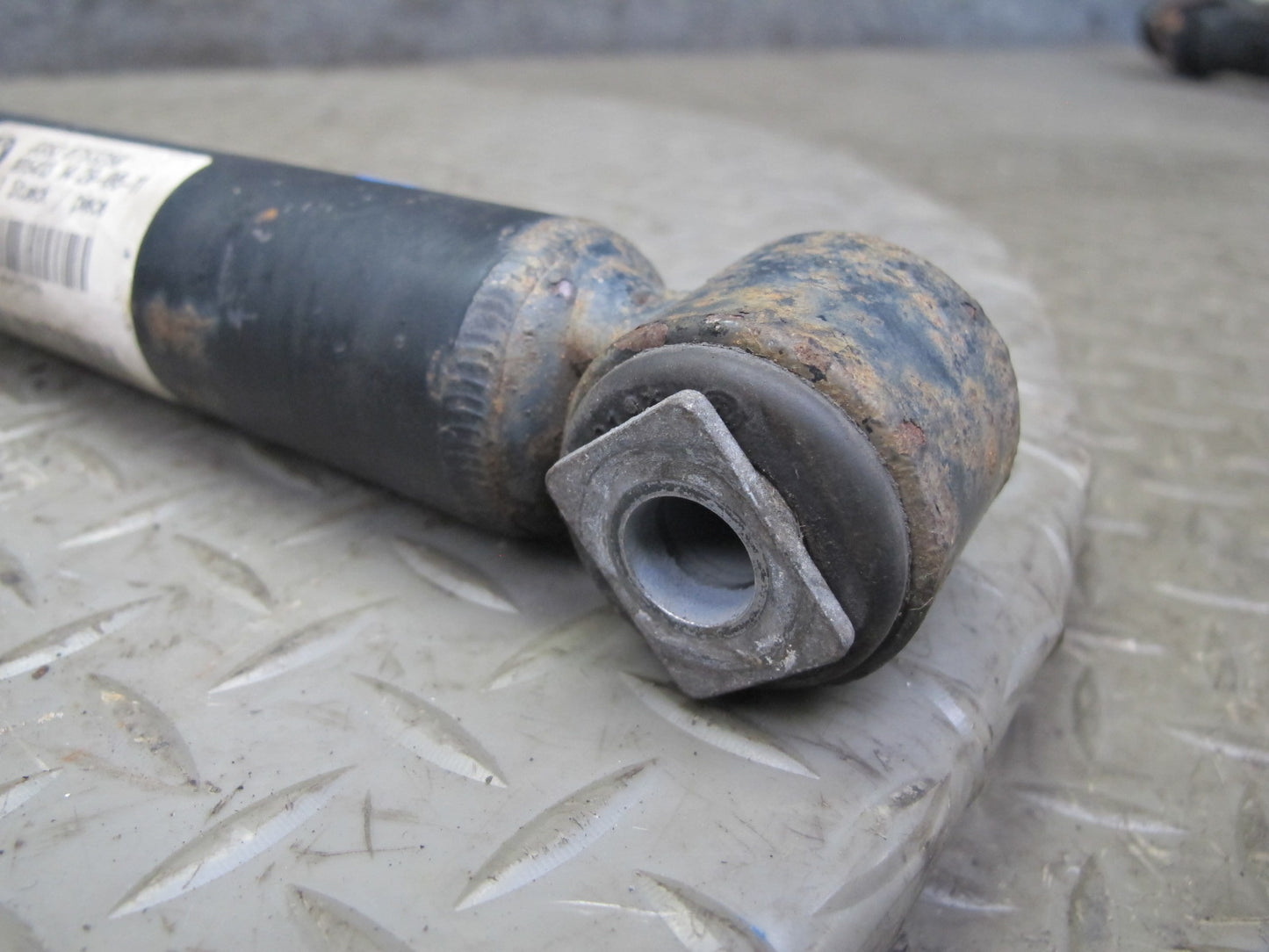 01-02 BMW E36/7 Z3 M54 Roadster Set of 2 Rear Strut Shock Absorber 94K OEM